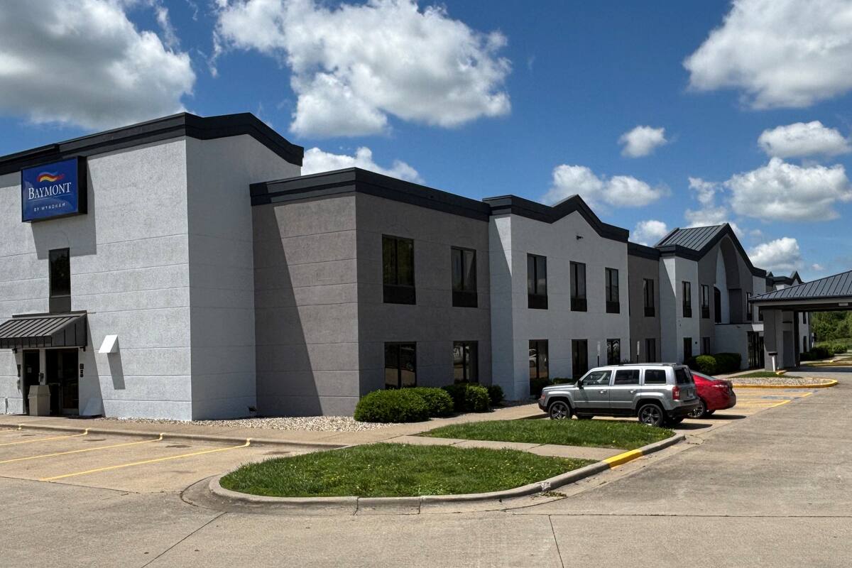 Baymont Inn And Suites Marion Hotels Il 62959 4931 Exterior Of Baymont Inn And Suites Marion Hotel In Illinois