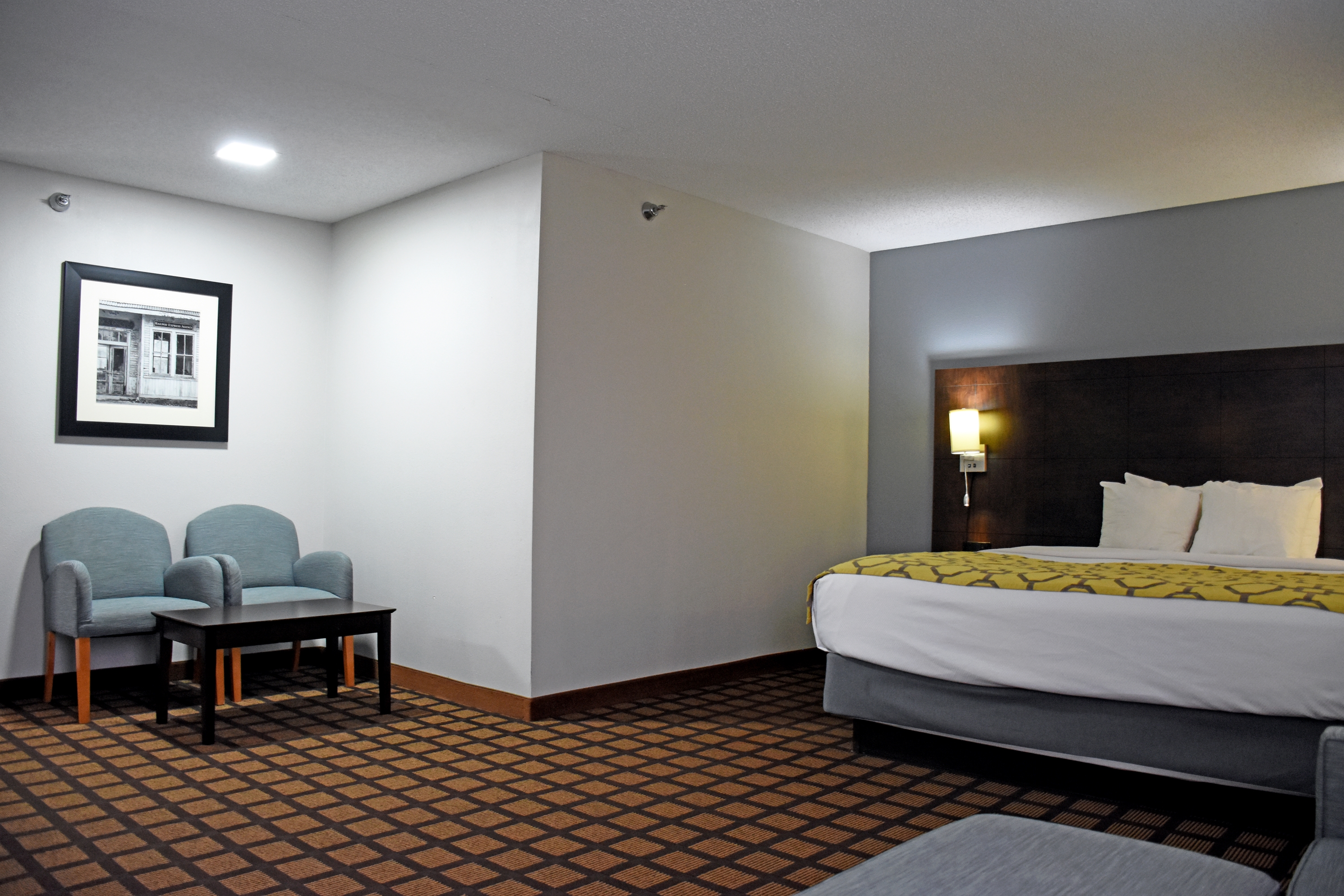 Guest room at the Baymont by Wyndham Morton in Morton, Illinois