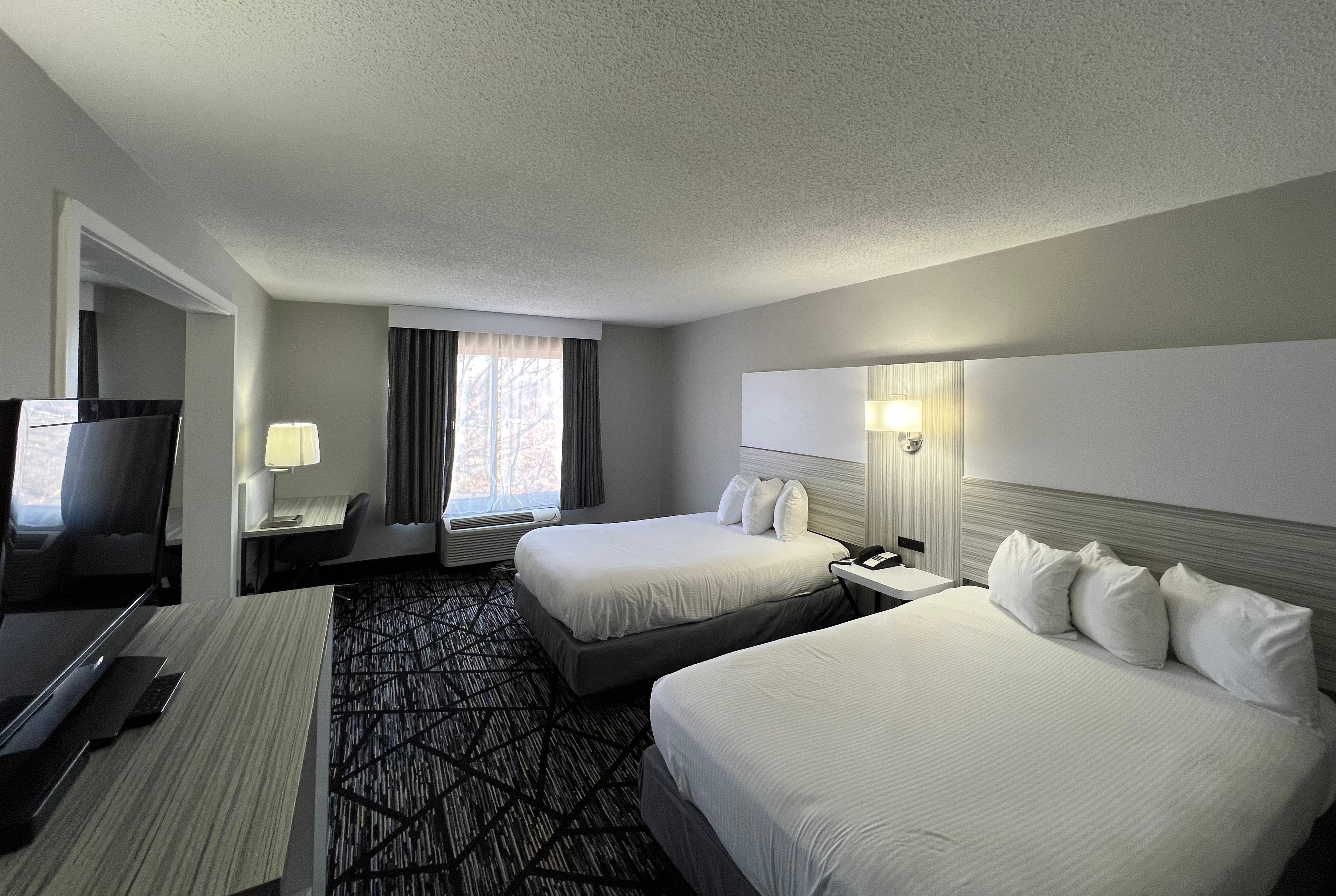 Baymont by Wyndham Peoria suite in Peoria, Illinois