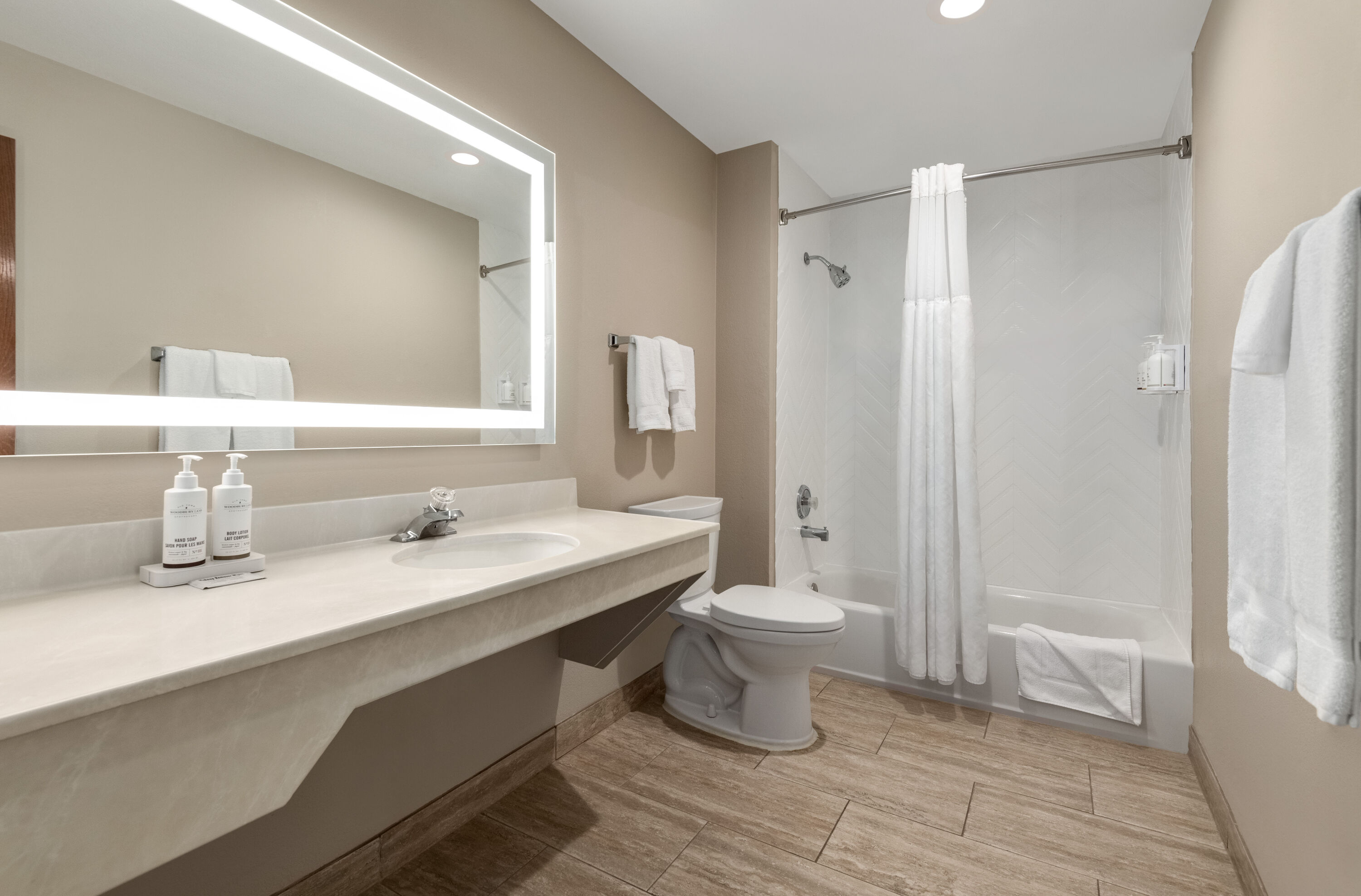 Guest room bath at the Baymont by Wyndham Rockford in Rockford, Illinois