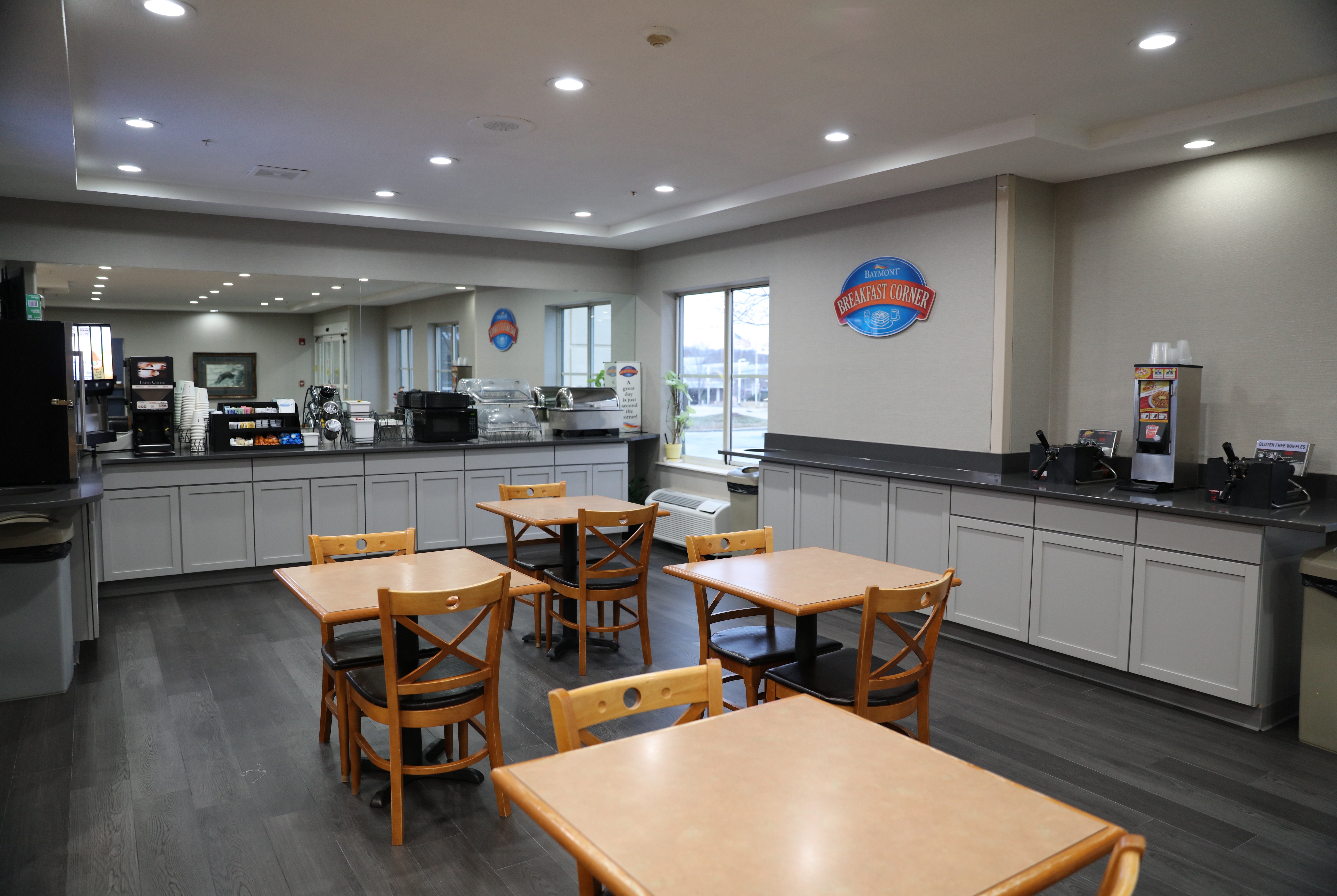 Baymont by Wyndham Rockford restaurant breakfast area with seating in Rockford, Illinois
