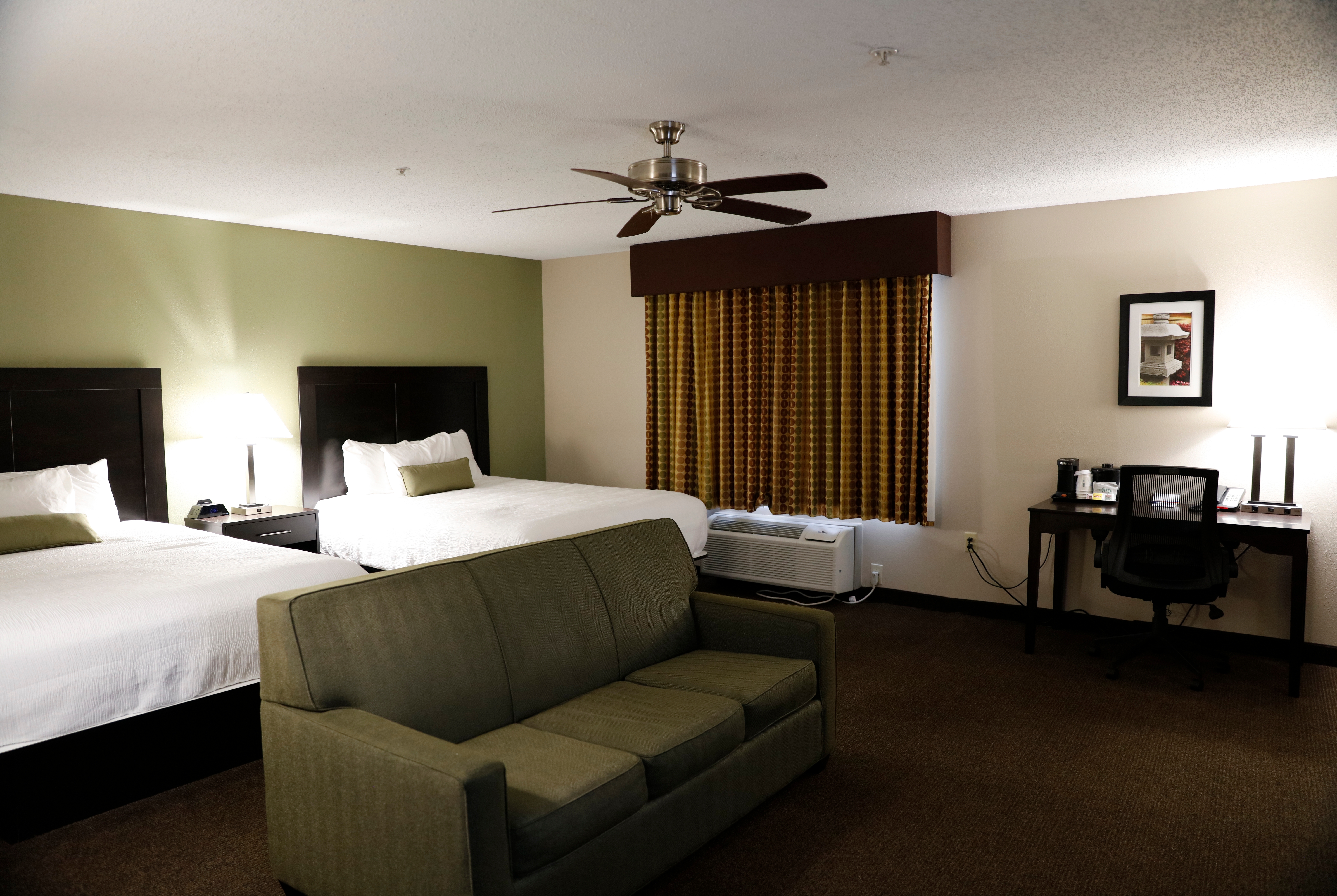 Baymont by Wyndham Rockford suite in Rockford, Illinois