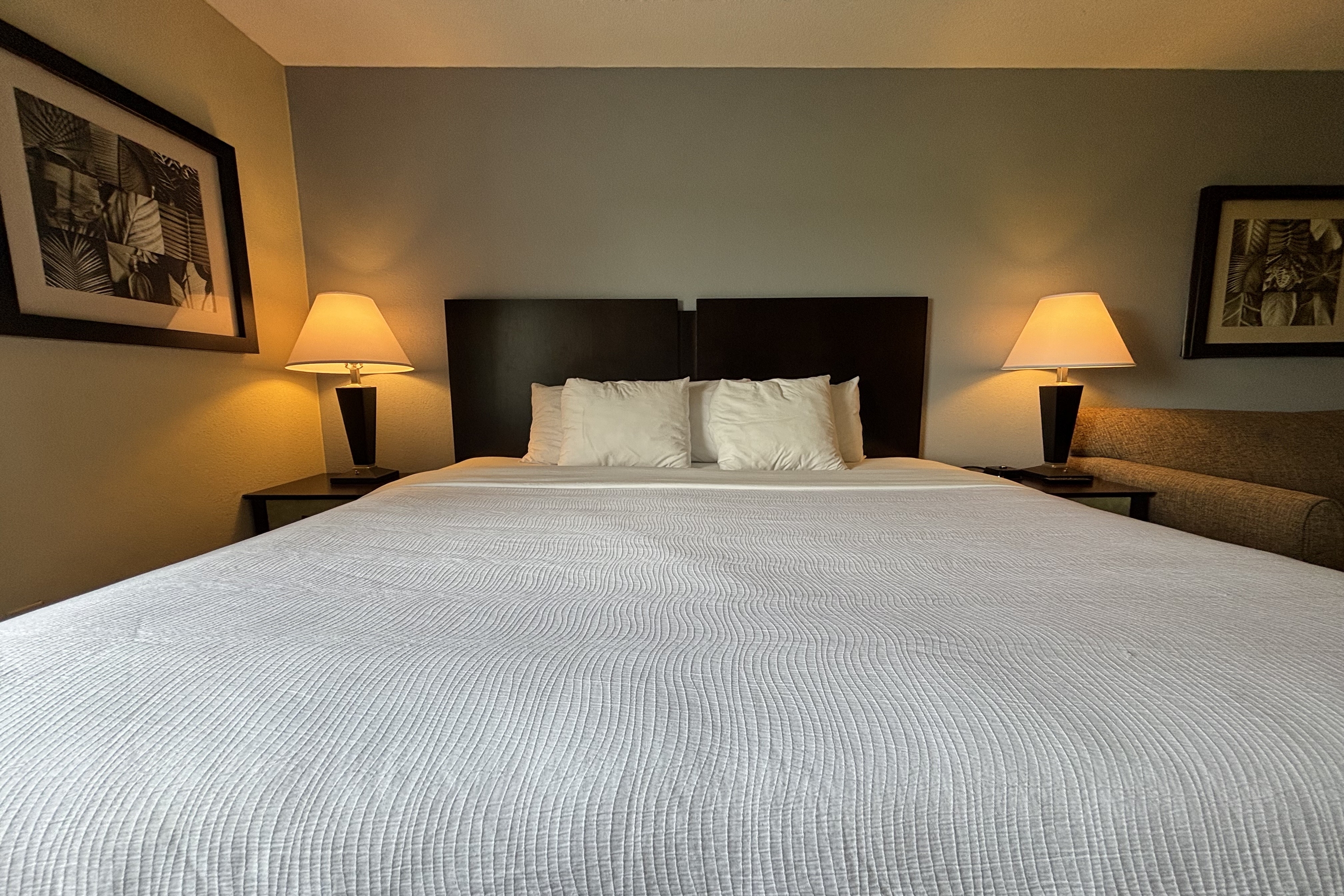 Guest room at the Baymont by Wyndham Dale in Dale, Indiana