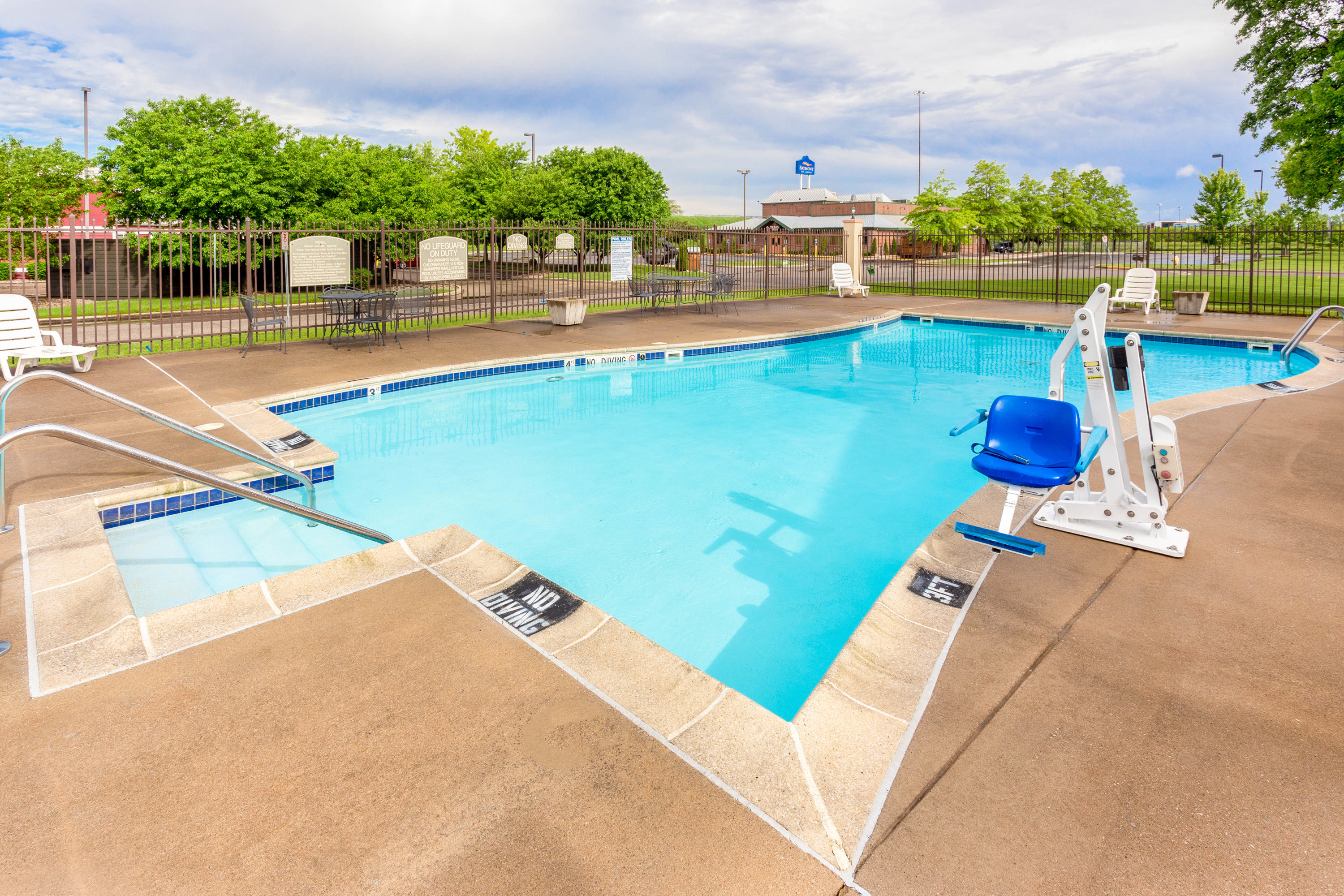 Baymont By Wyndham Elkhart Elkhart In Hotels