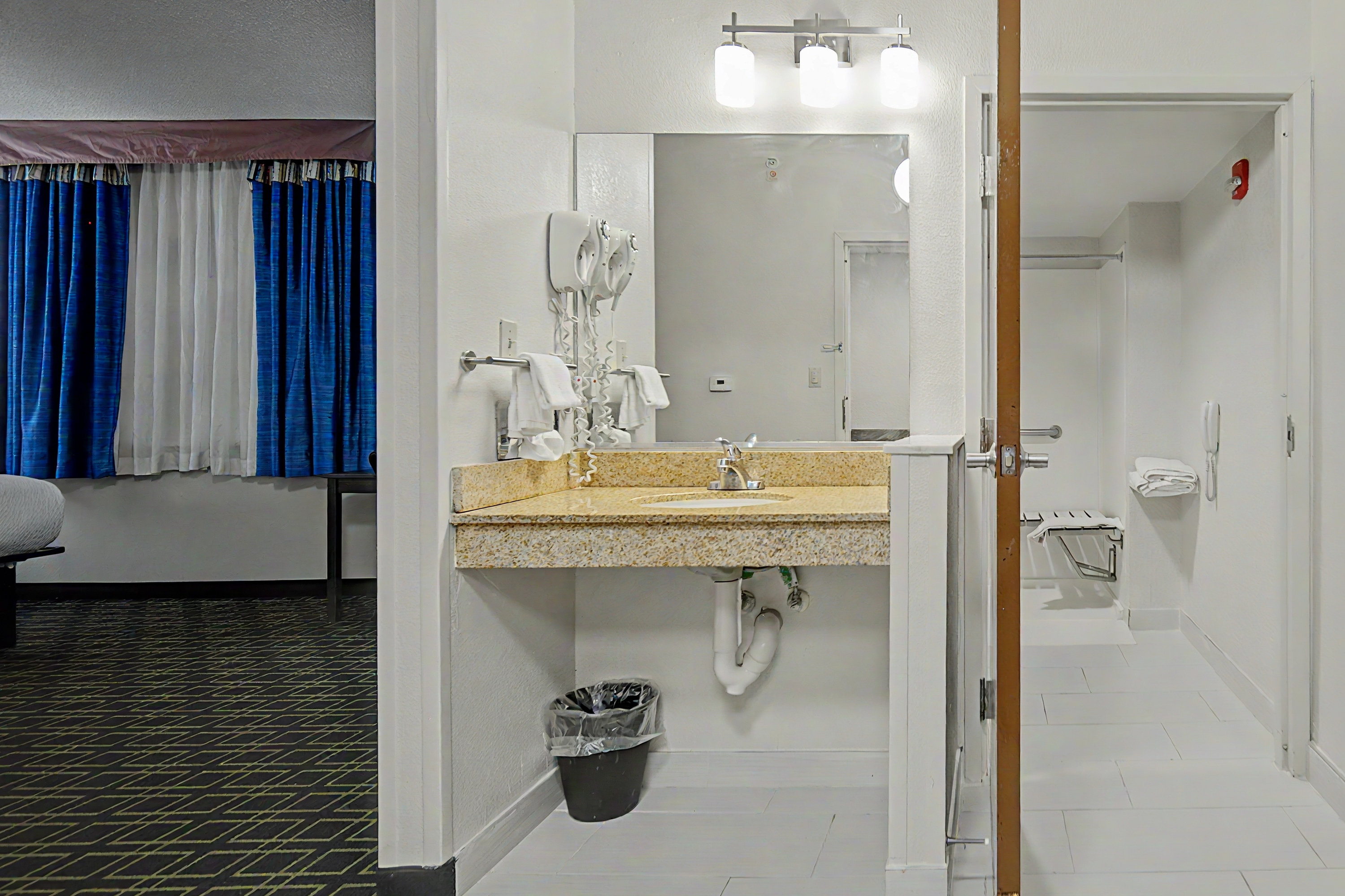 Guest room bath at the Baymont by Wyndham Greensburg in Greensburg, Indiana
