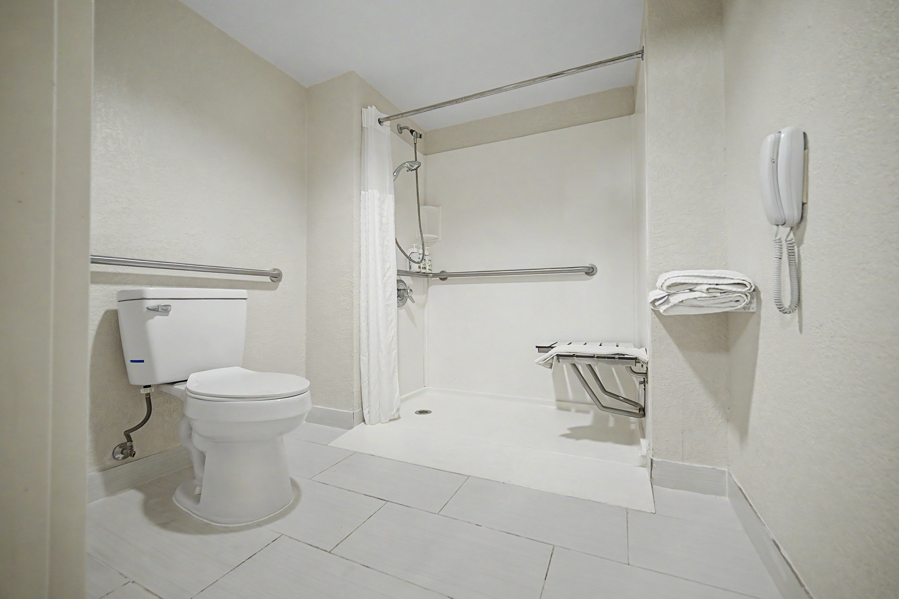 Guest room bath at the Baymont by Wyndham Greensburg in Greensburg, Indiana