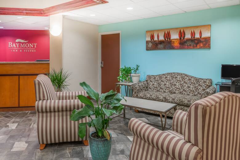 Baymont Inn & Suites Greensburg hotel lobby in Greensburg, Indiana
