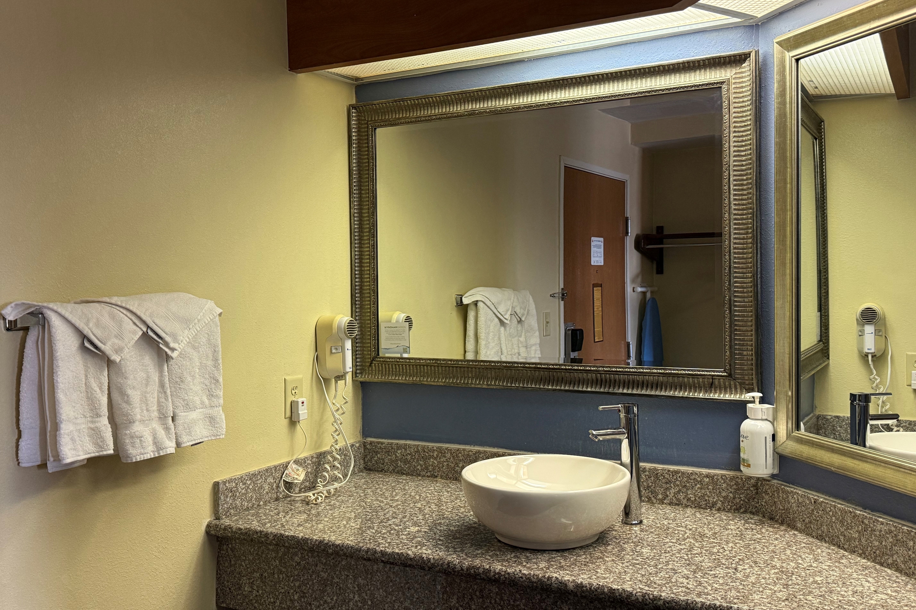 Guest room bath at the Baymont by Wyndham Evansville North/Haubstadt in Haubstadt, Indiana
