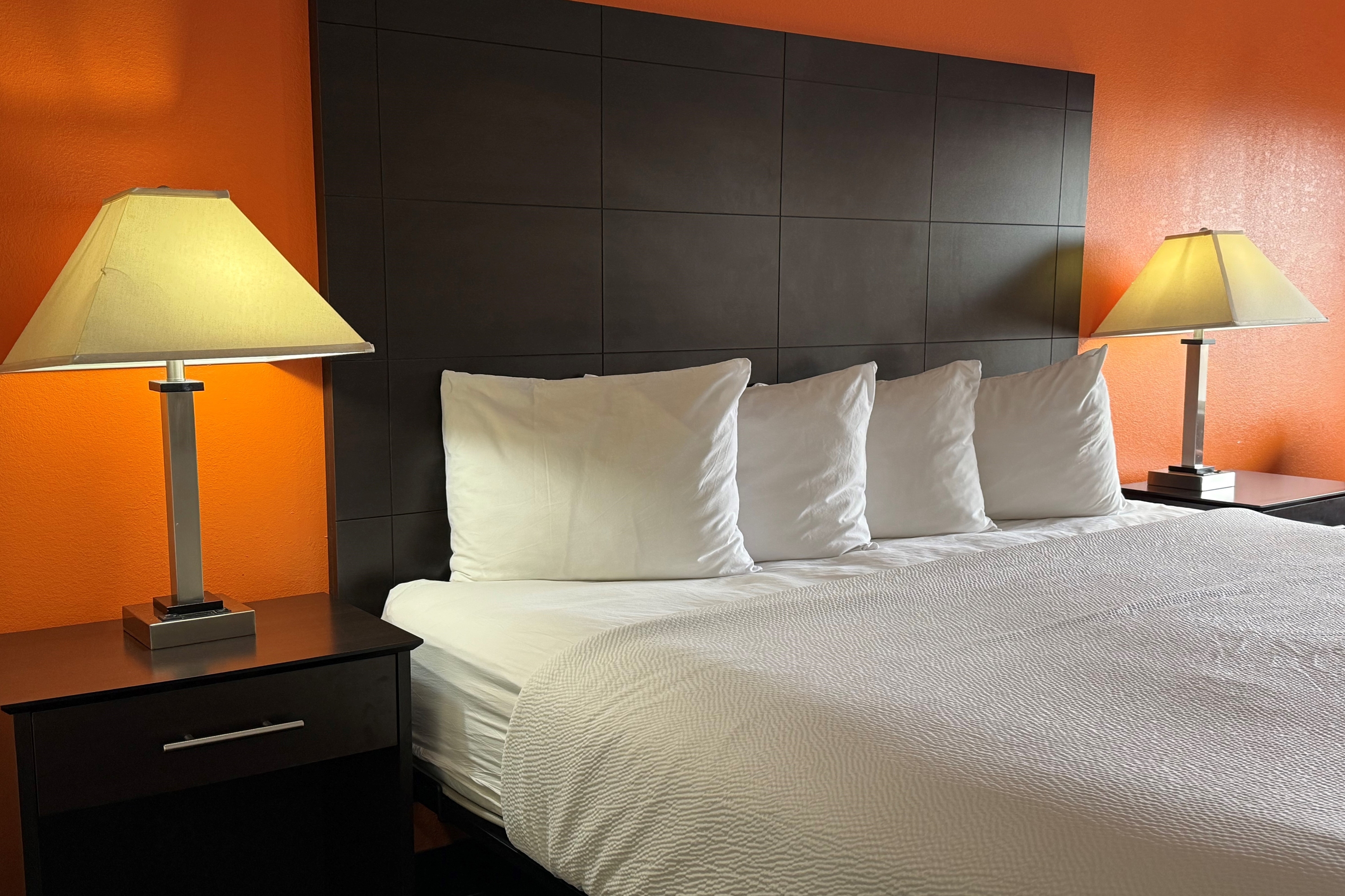 Guest room at the Baymont by Wyndham Evansville North/Haubstadt in Haubstadt, Indiana