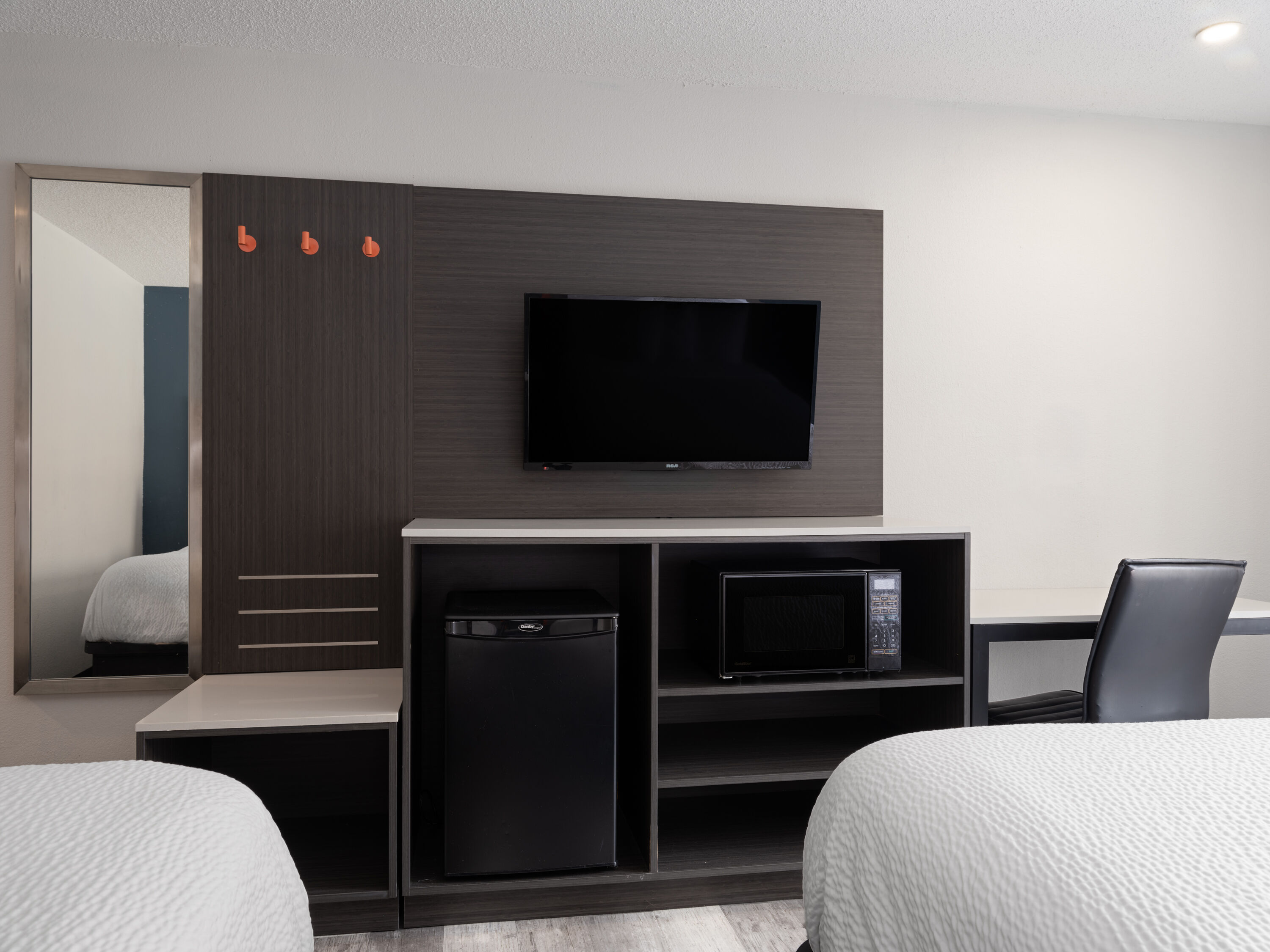 Guest room at the Baymont by Wyndham Indianapolis East in Indianapolis, Indiana