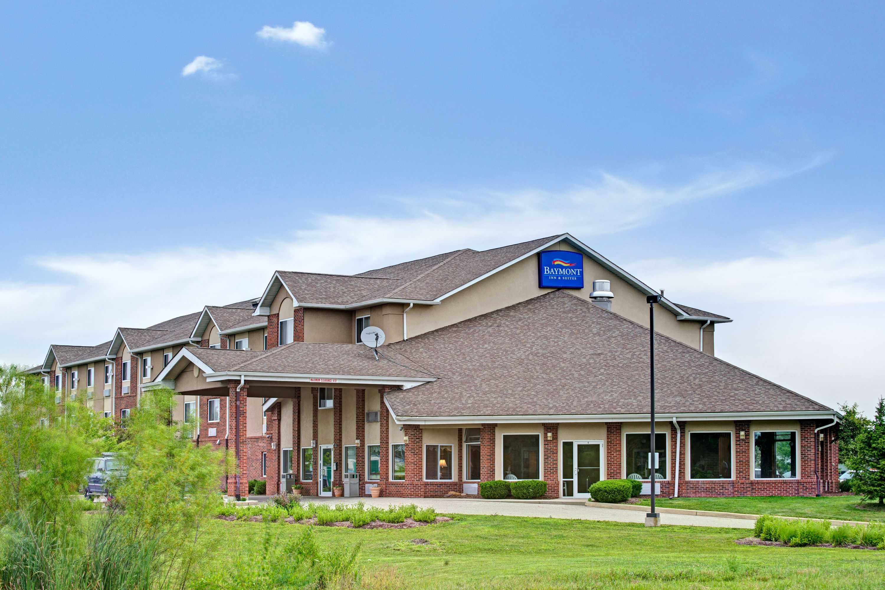 Exterior of Baymont Inn & Suites Indianapolis hotel in Indianapolis, Indiana