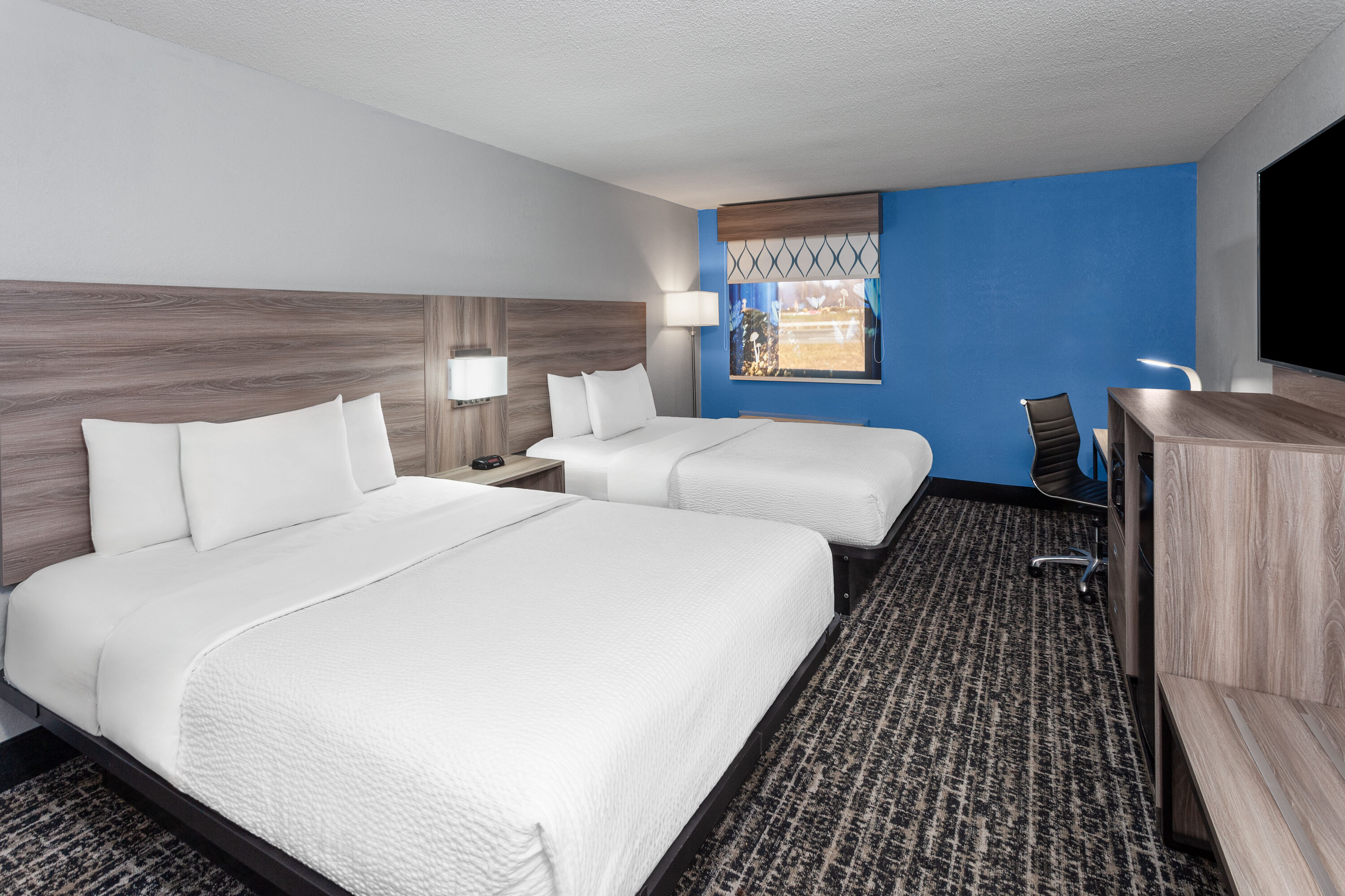 Guest room at the Baymont by Wyndham Indianapolis South in Indianapolis, Indiana