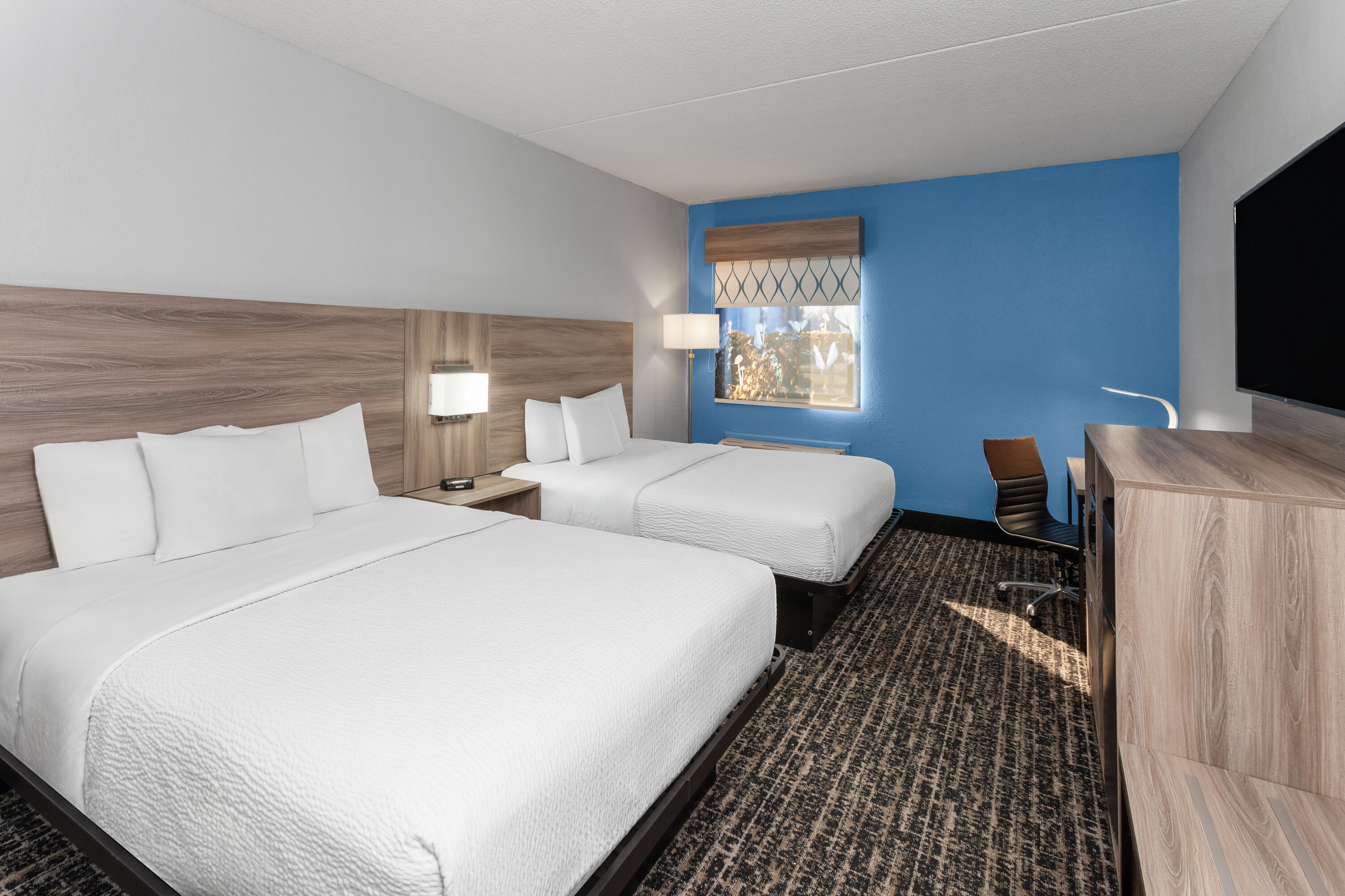 Guest room at the Baymont by Wyndham Indianapolis South in Indianapolis, Indiana