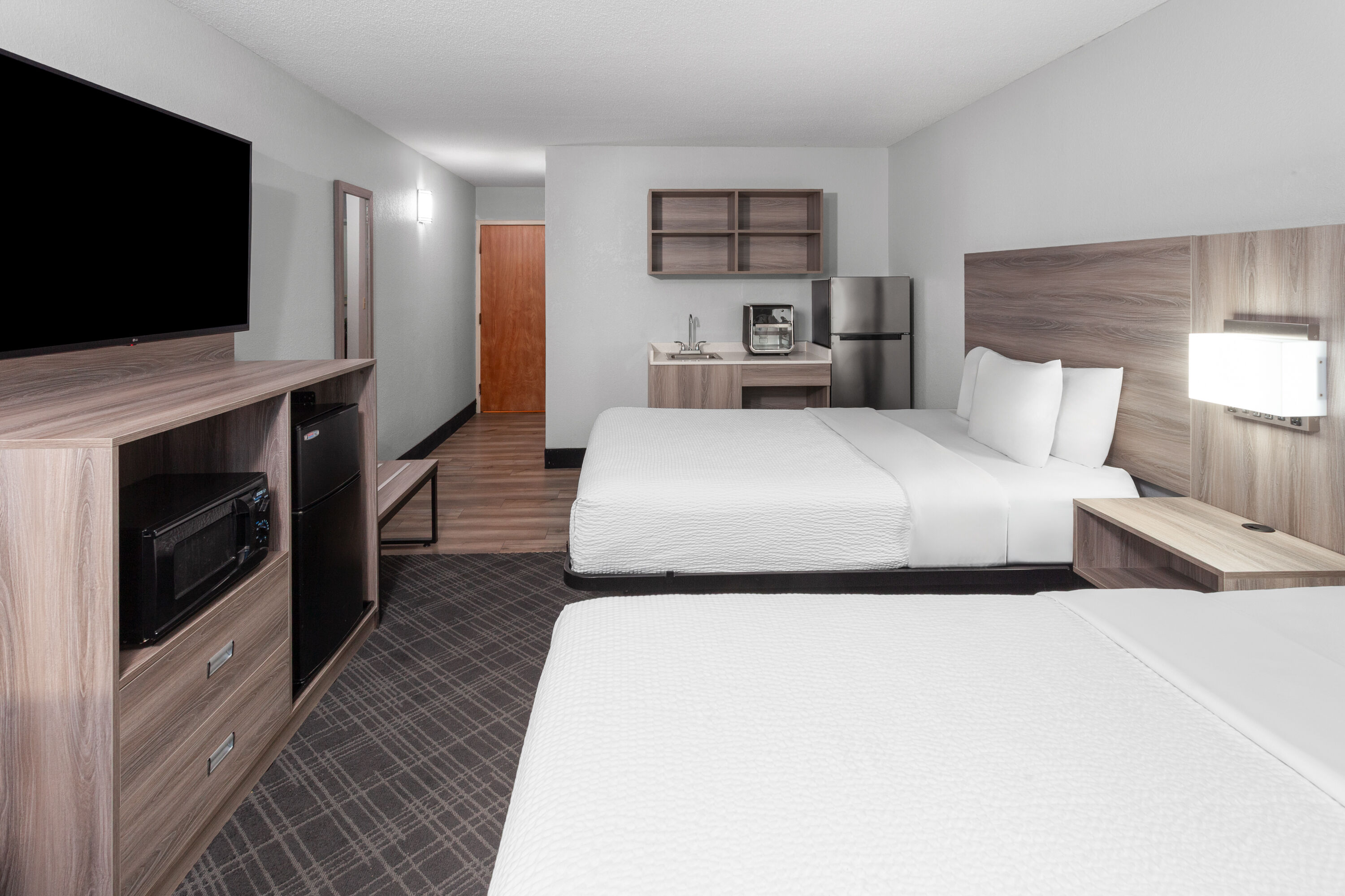 Baymont by Wyndham Indianapolis South suite in Indianapolis, Indiana