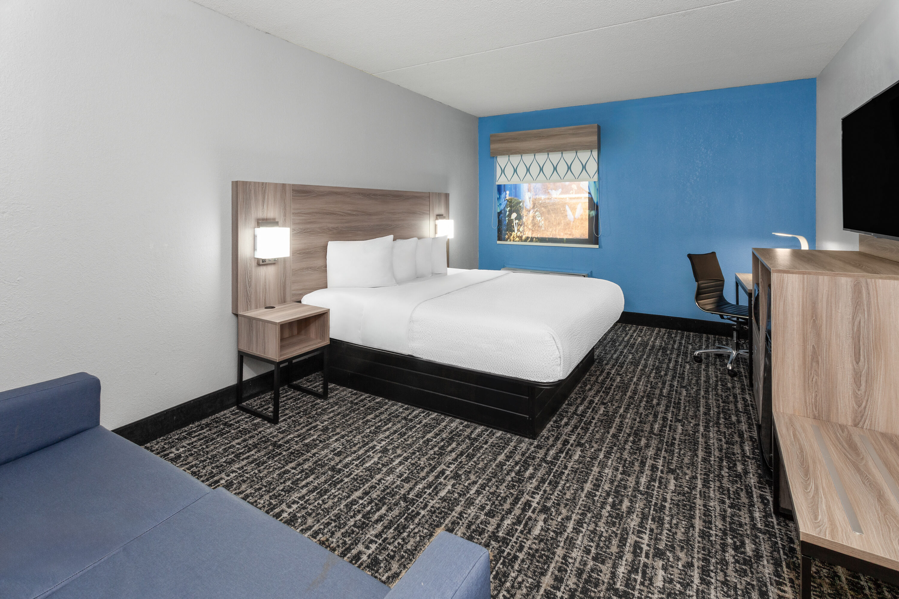 Baymont by Wyndham Indianapolis South suite in Indianapolis, Indiana