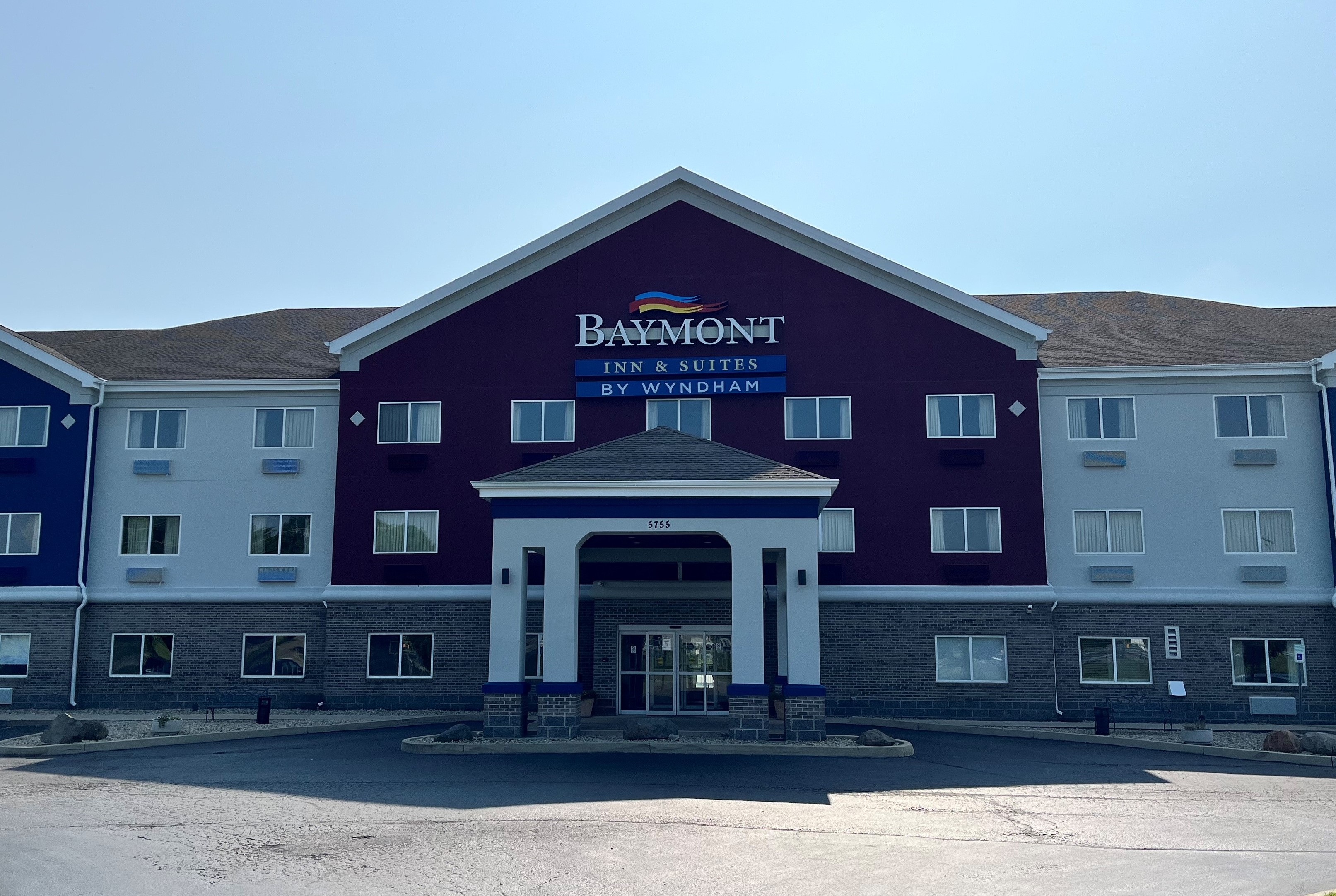 Baymont Inn & Suites Indianapolis Northeast