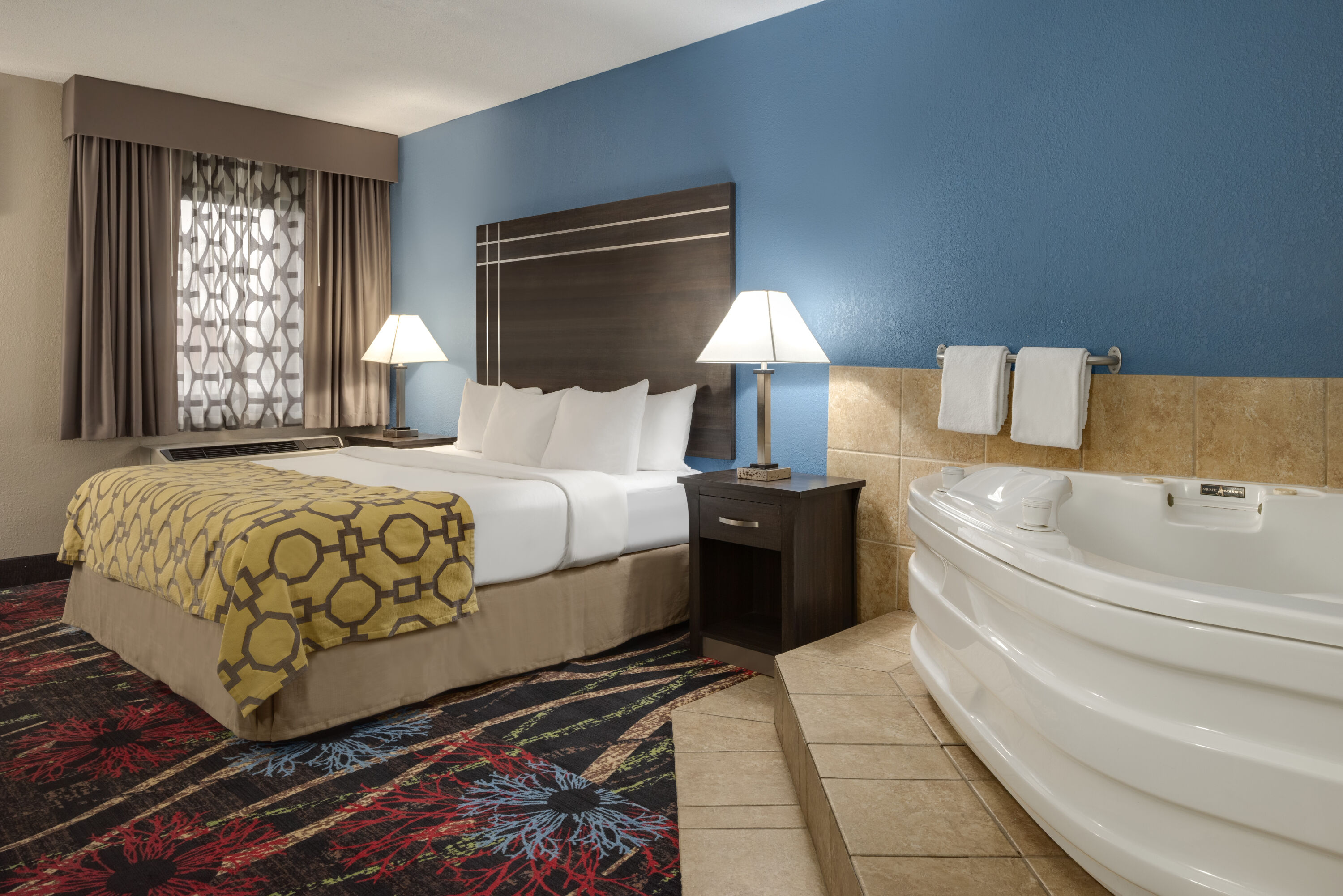 Baymont by Wyndham Muncie Near Ball State University suite in Muncie, Indiana