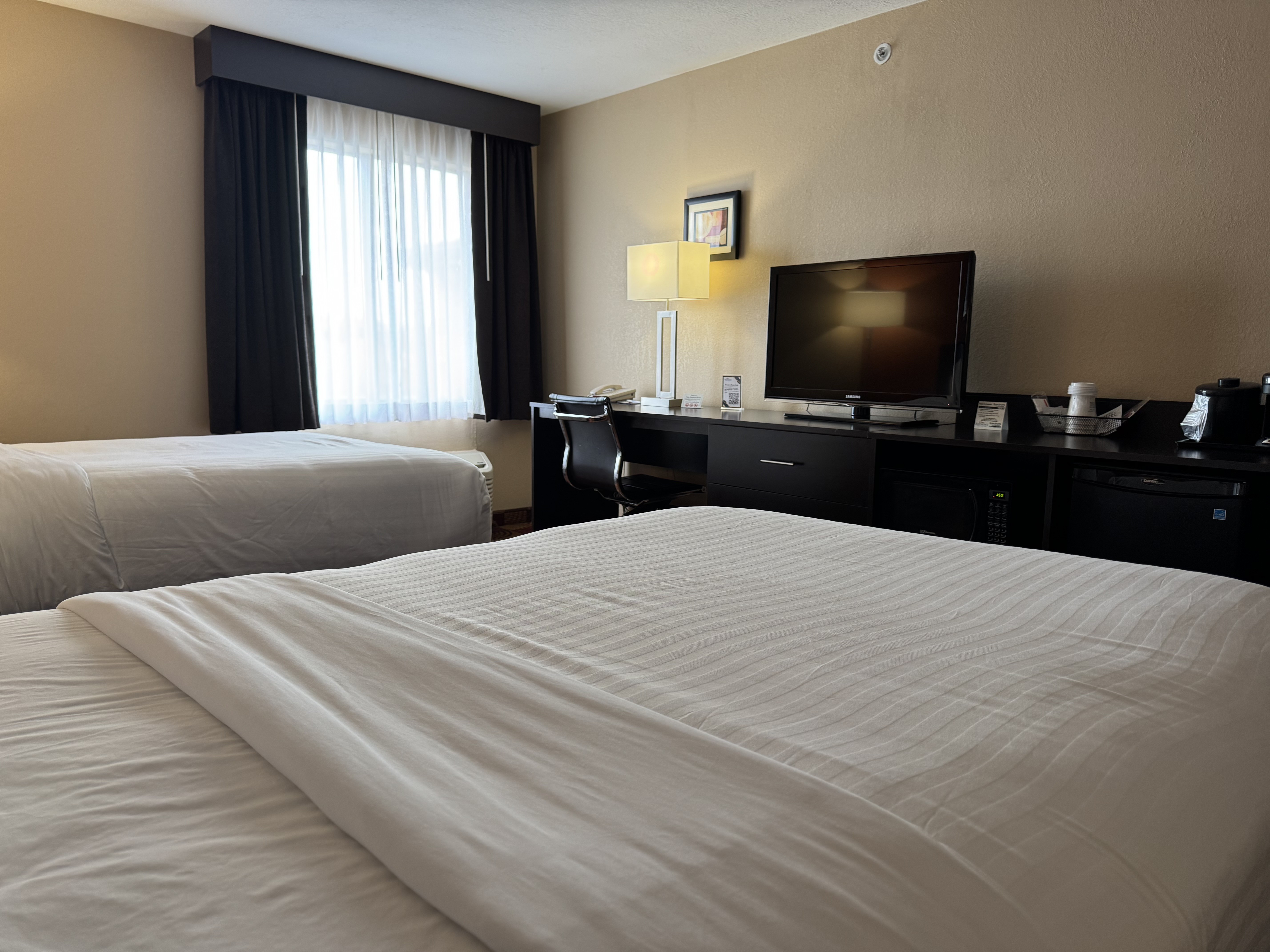 Guest room at the Baymont by Wyndham Plainfield/ Indianapolis Arpt Area in Plainfield, Indiana