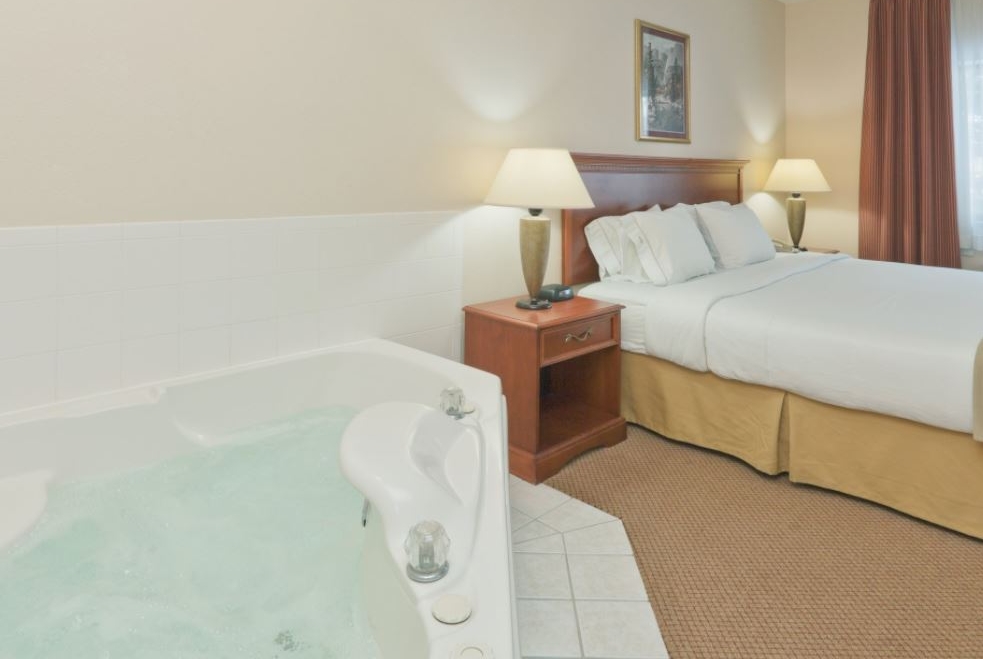 Guest room at the Baymont by Wyndham Portage Indiana Dunes in Portage, Indiana