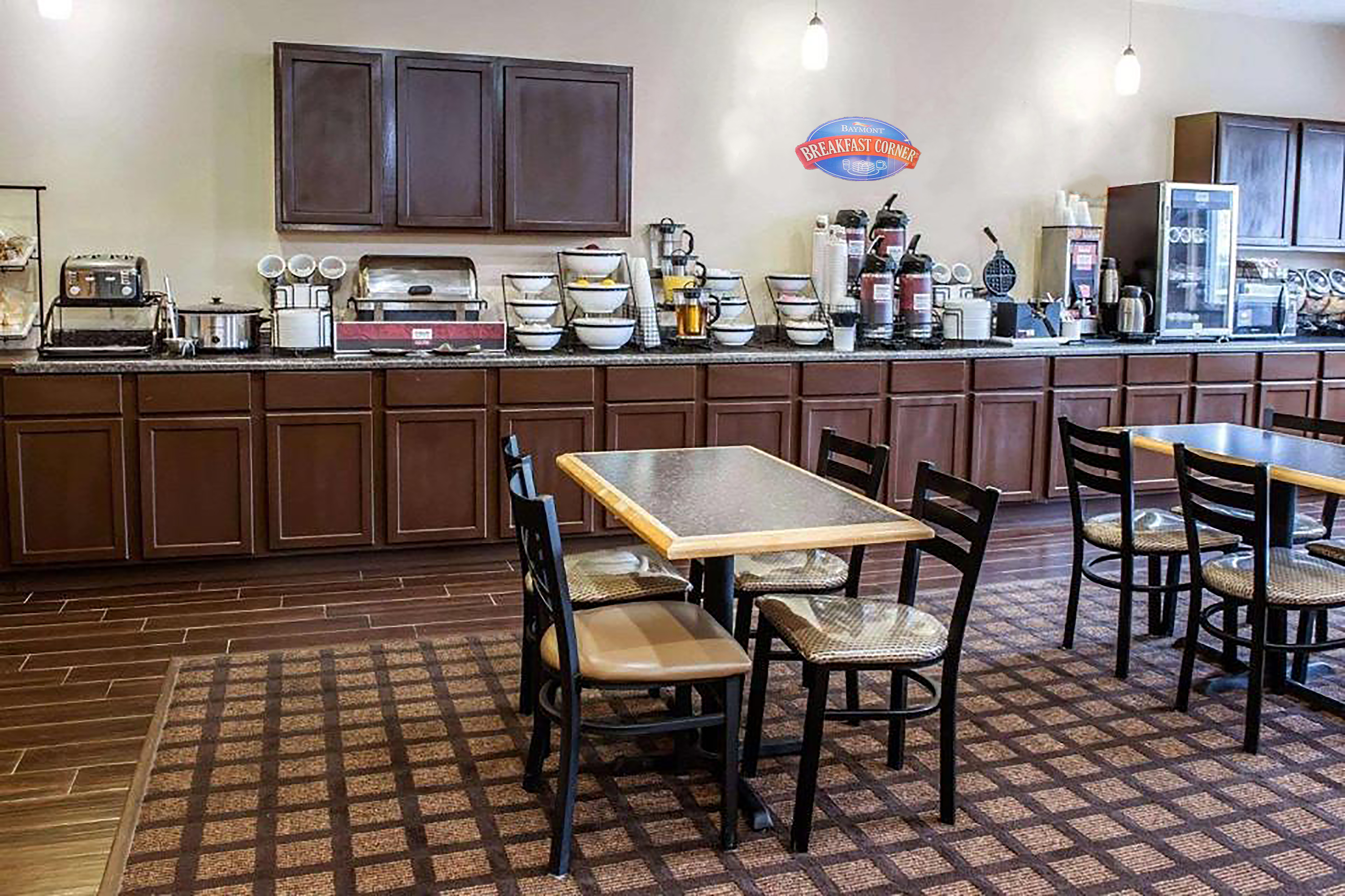 Baymont by Wyndham Richmond I-70 restaurant breakfast area with seating in Richmond, Indiana