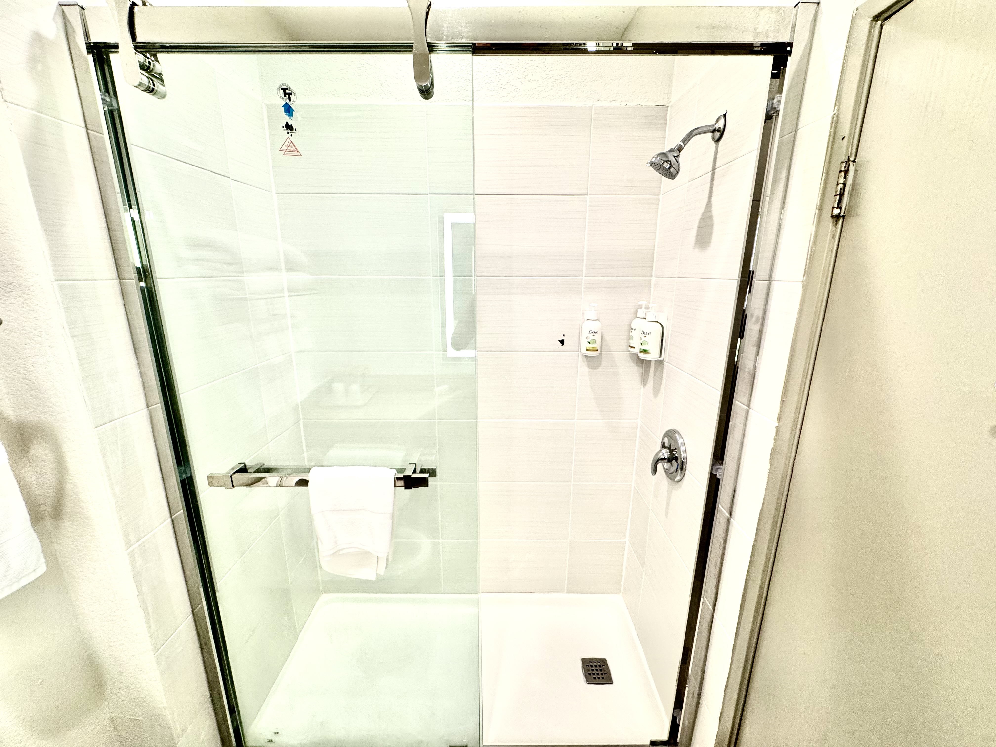 Guest room at the Baymont by Wyndham Richmond I-70 in Richmond, Indiana