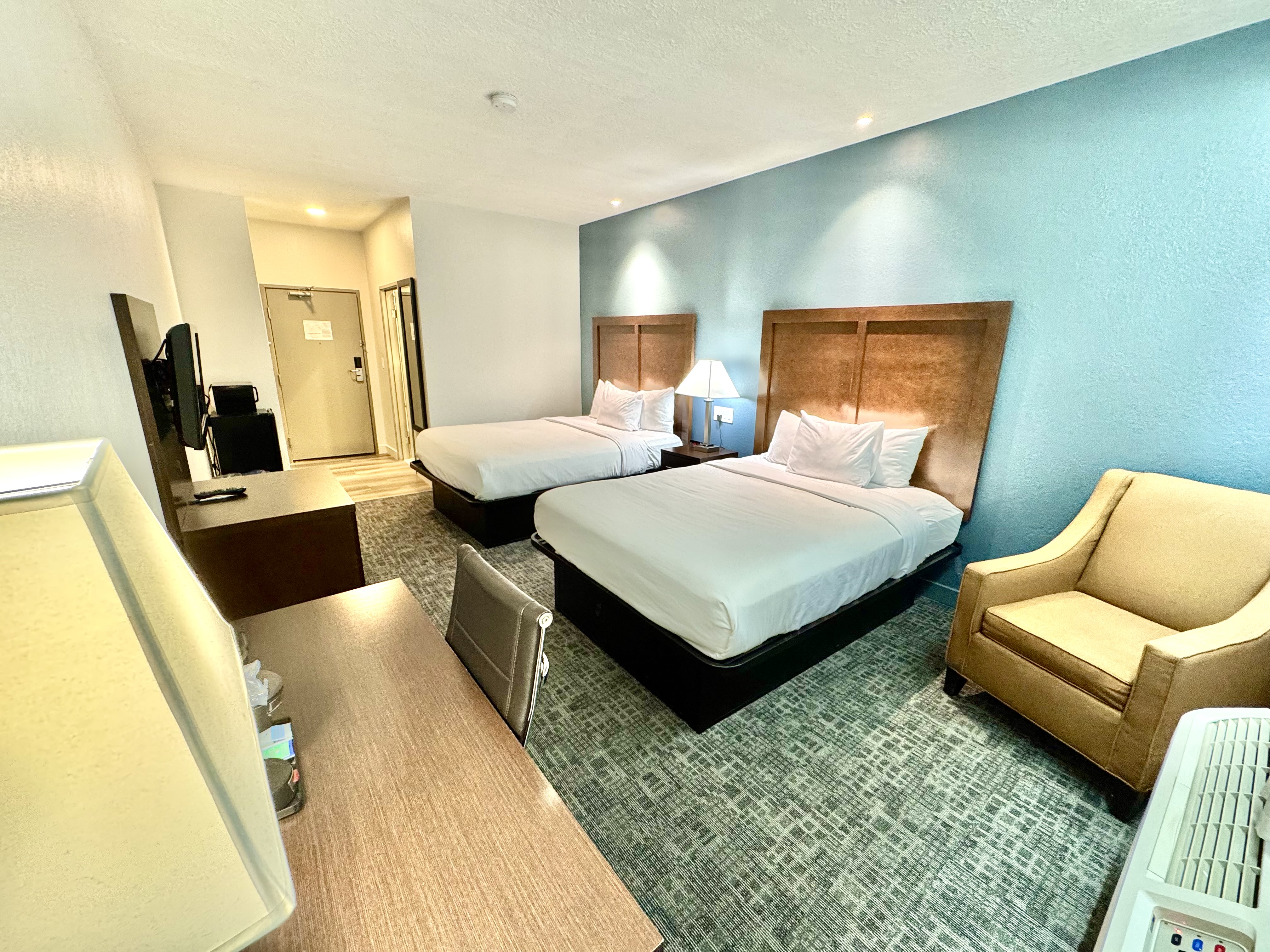 Guest room at the Baymont by Wyndham Richmond I-70 in Richmond, Indiana