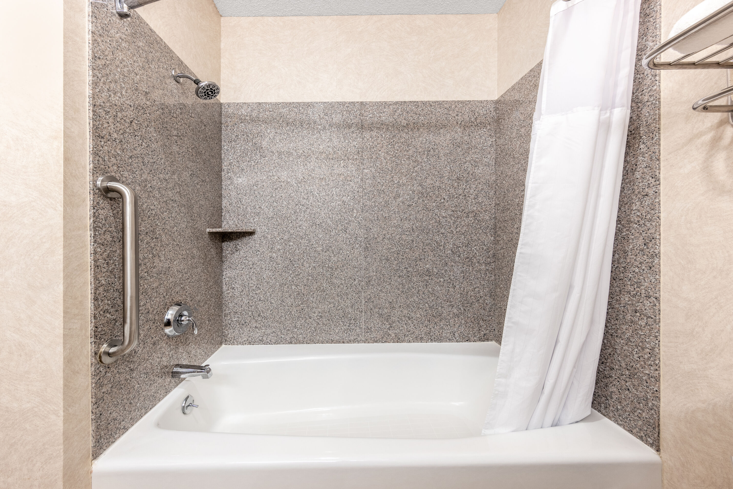 Guest room bath at the Baymont by Wyndham Pratt in Pratt, Kansas