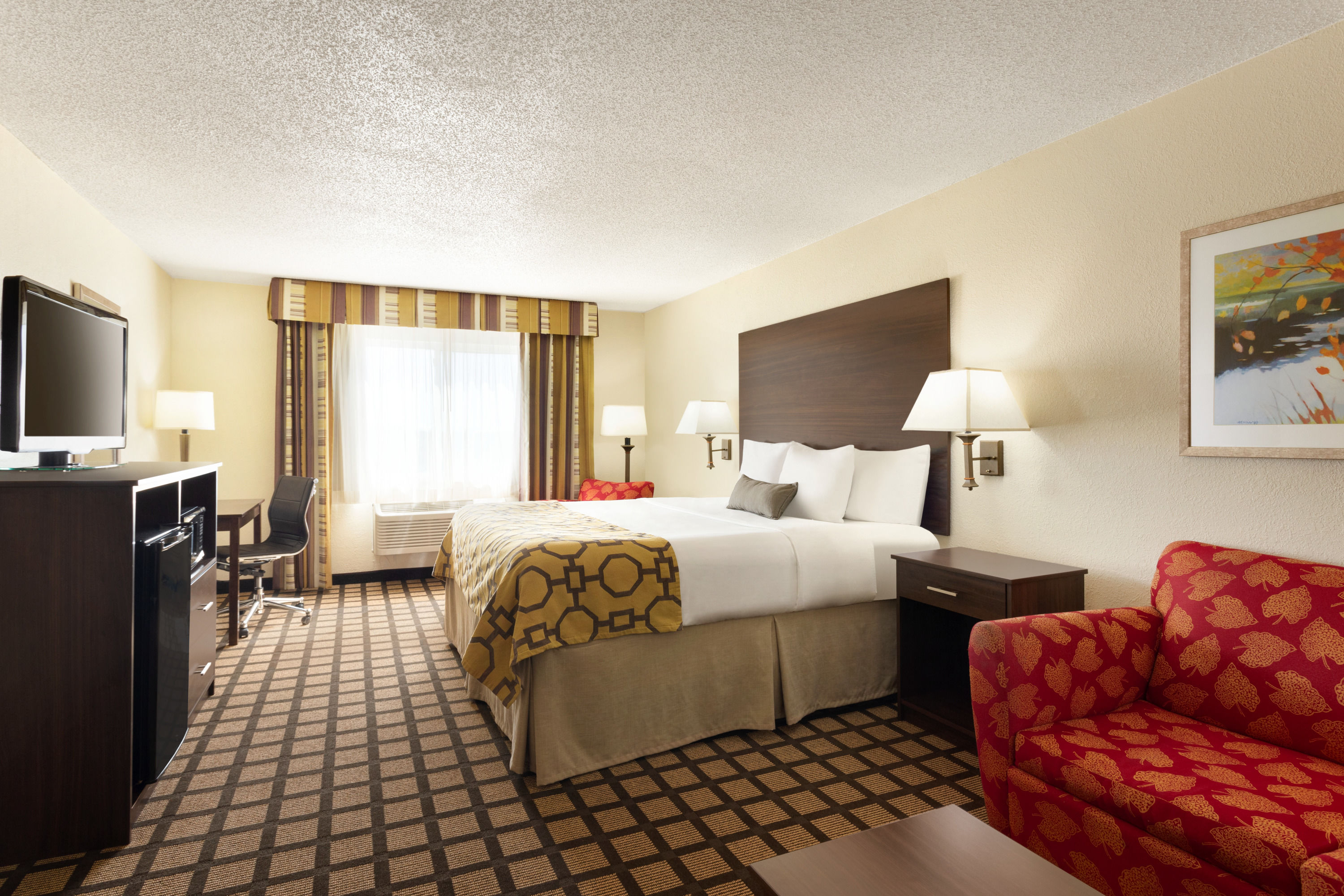 Baymont by Wyndham Salina suite in Salina, Kansas