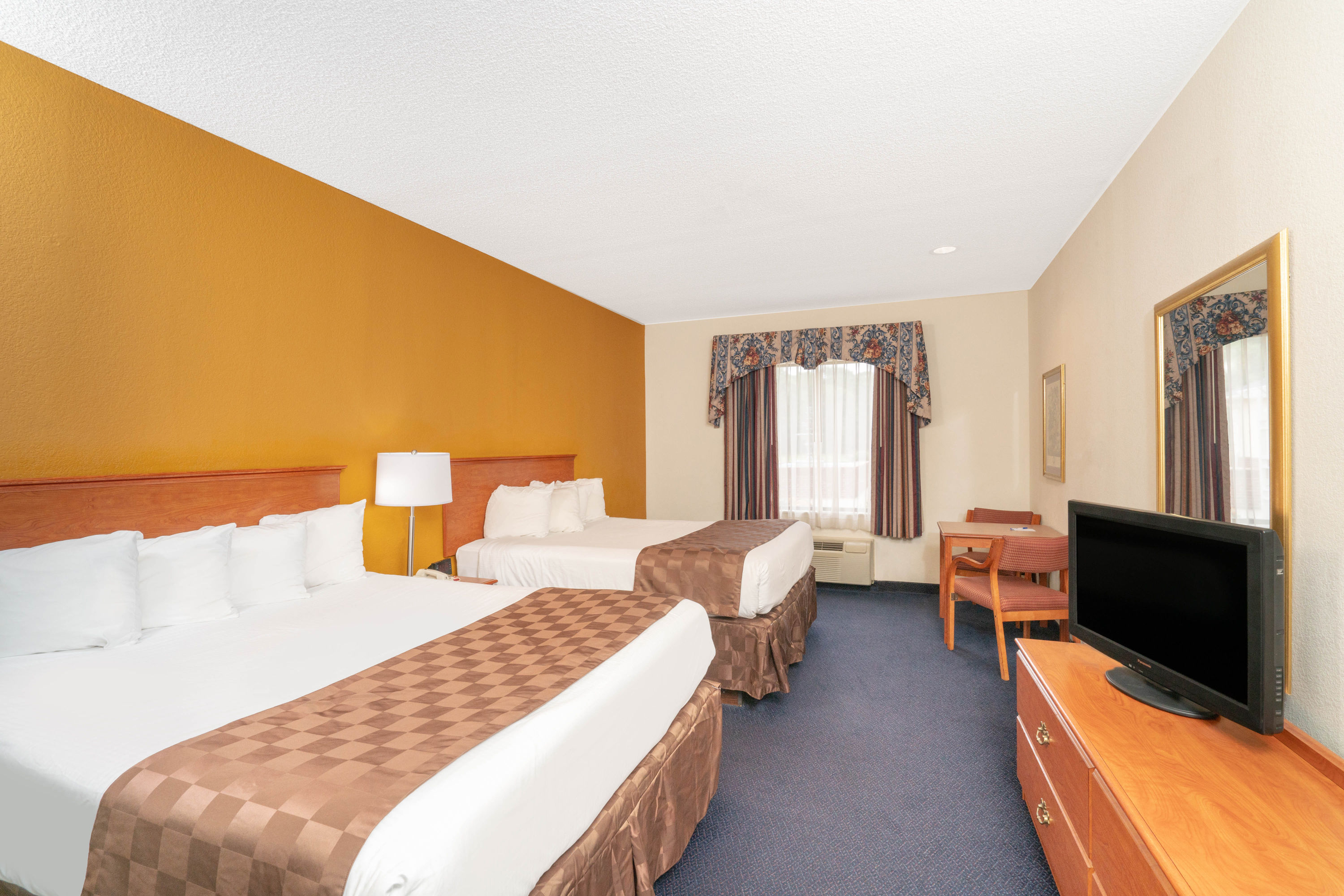 Baymont By Wyndham Albany Albany Ky Hotels
