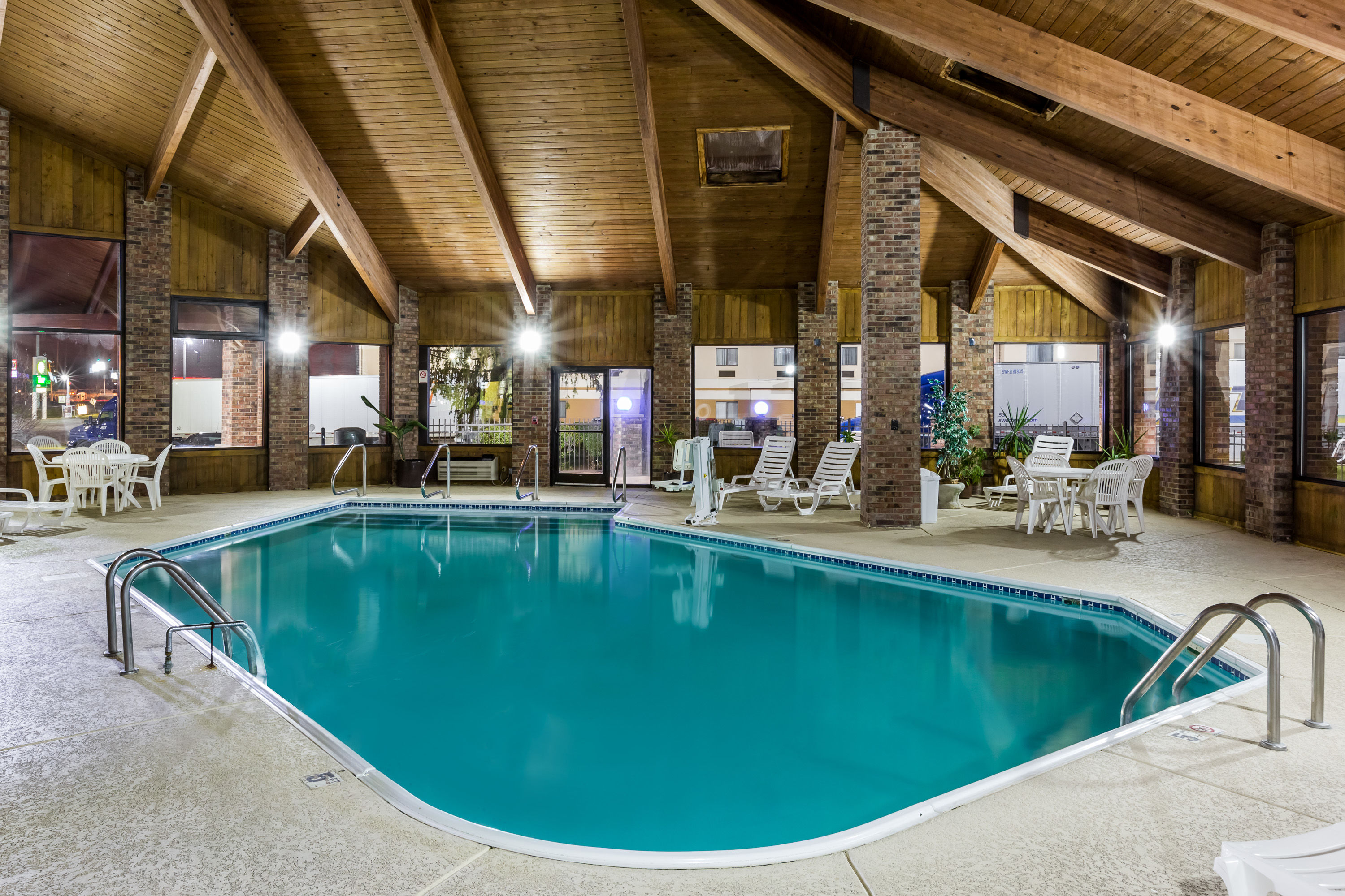 Baymont By Wyndham Louisville South I 65 Brooks Ky Hotels