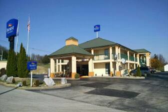 Baymont Inn Suites Cave City Hotels Ky 42127 Exterior Of Baymont Inn Suites Cave City Hotel In Kentucky