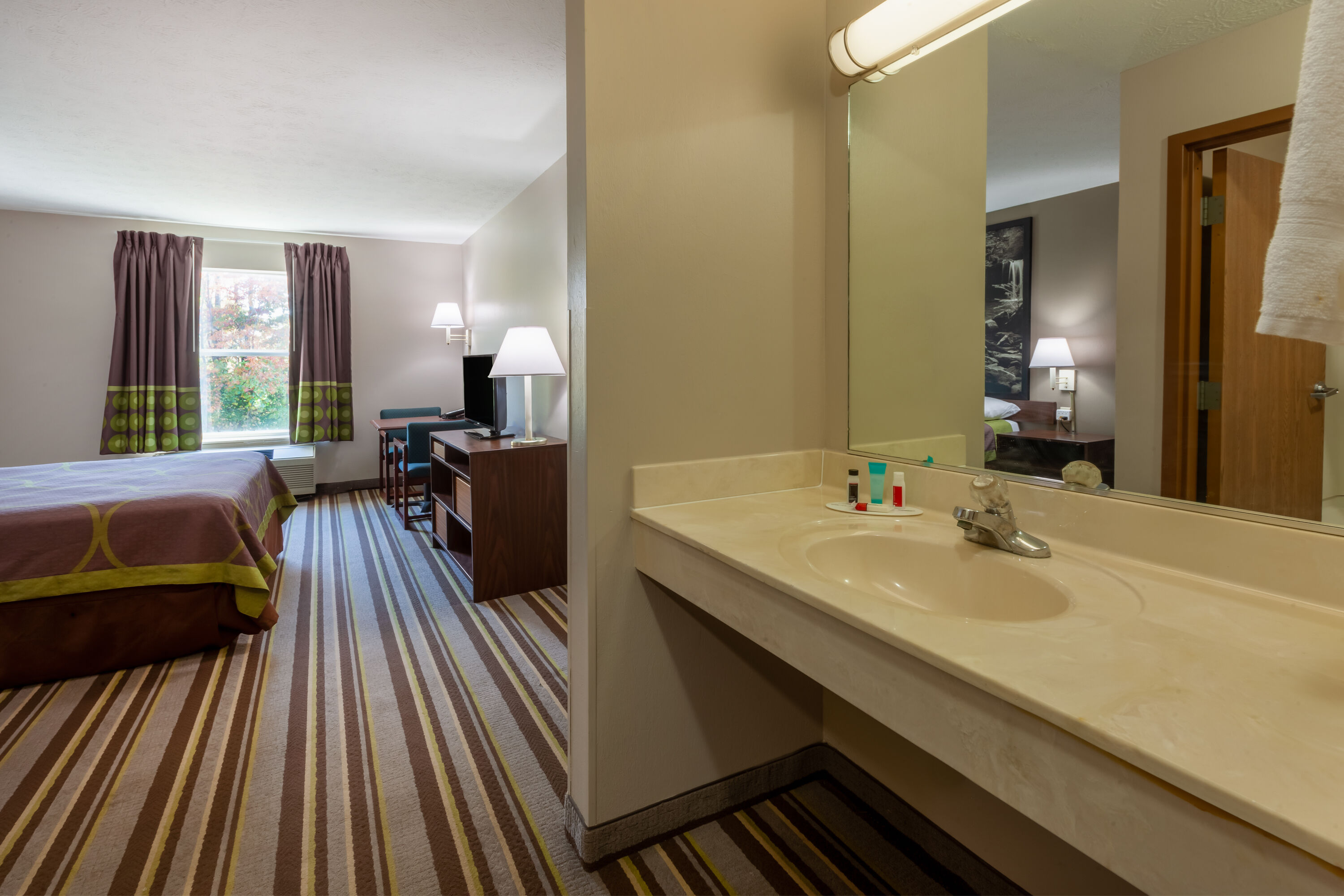 Guest room at the Baymont by Wyndham La Grange KY Southeast in La Grange, Kentucky