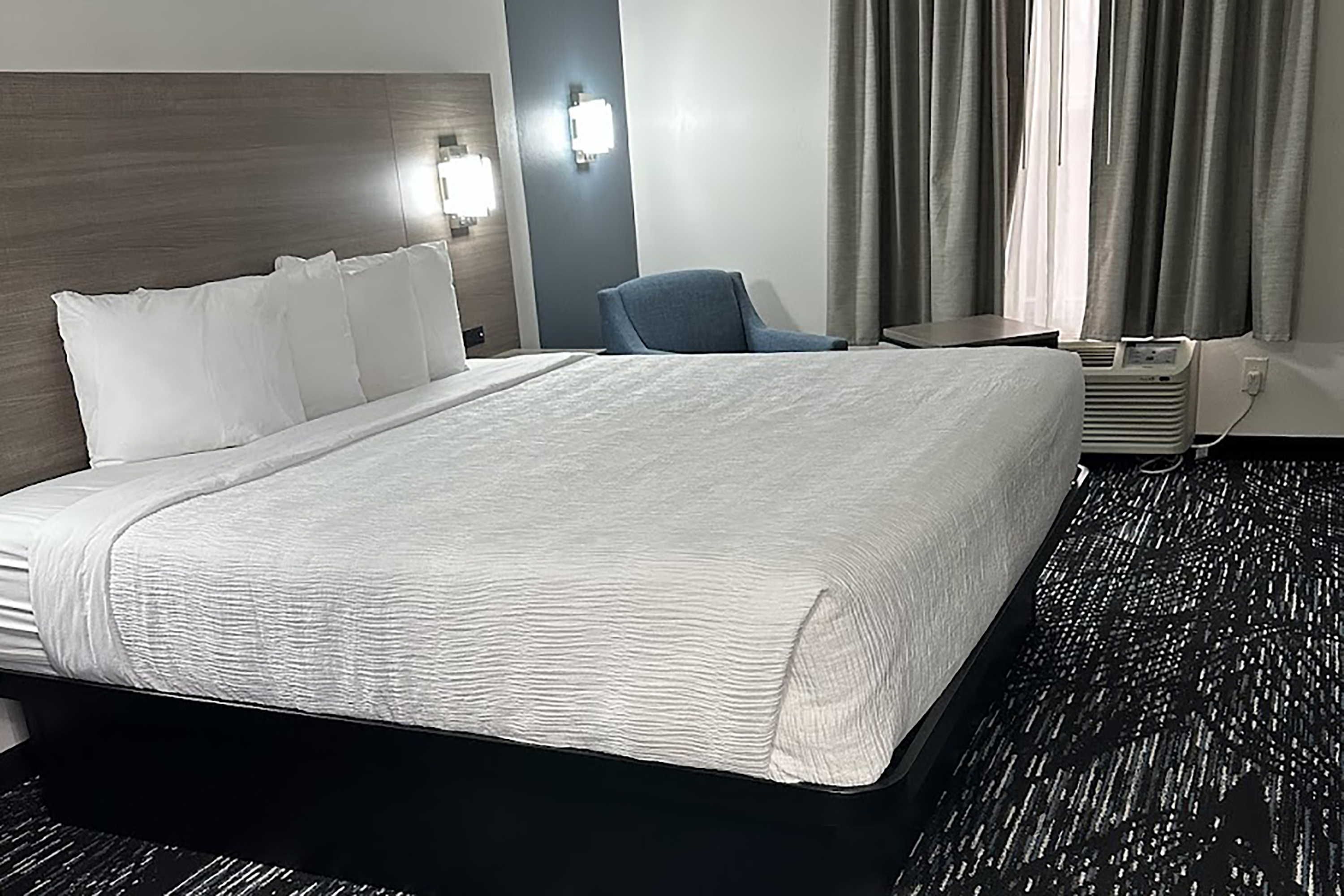 Guest room at the Baymont by Wyndham La Grange KY Southeast in La Grange, Kentucky