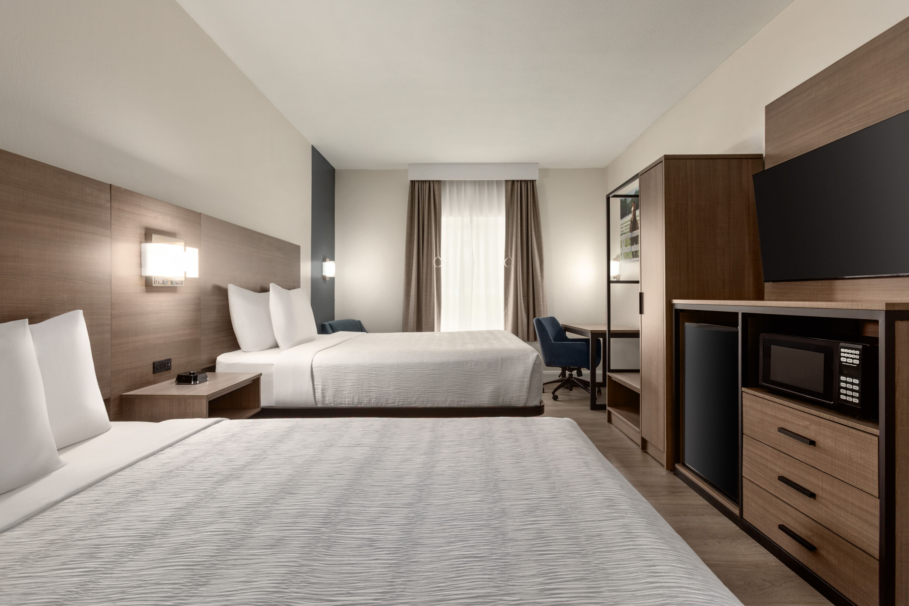 Guest room at the Baymont by Wyndham La Grange KY Southeast in La Grange, Kentucky