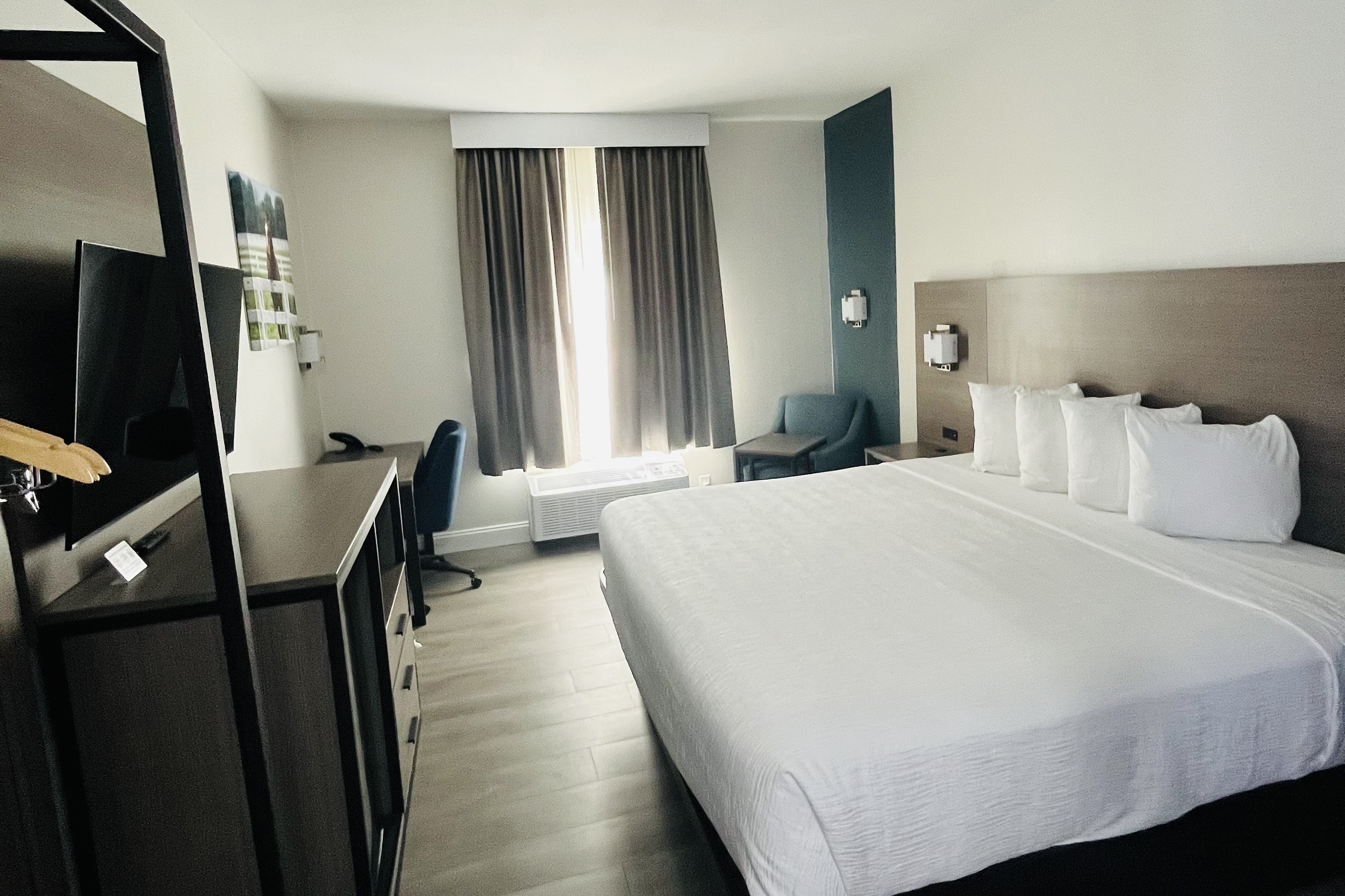 Guest room at the Baymont by Wyndham La Grange KY Southeast in La Grange, Kentucky