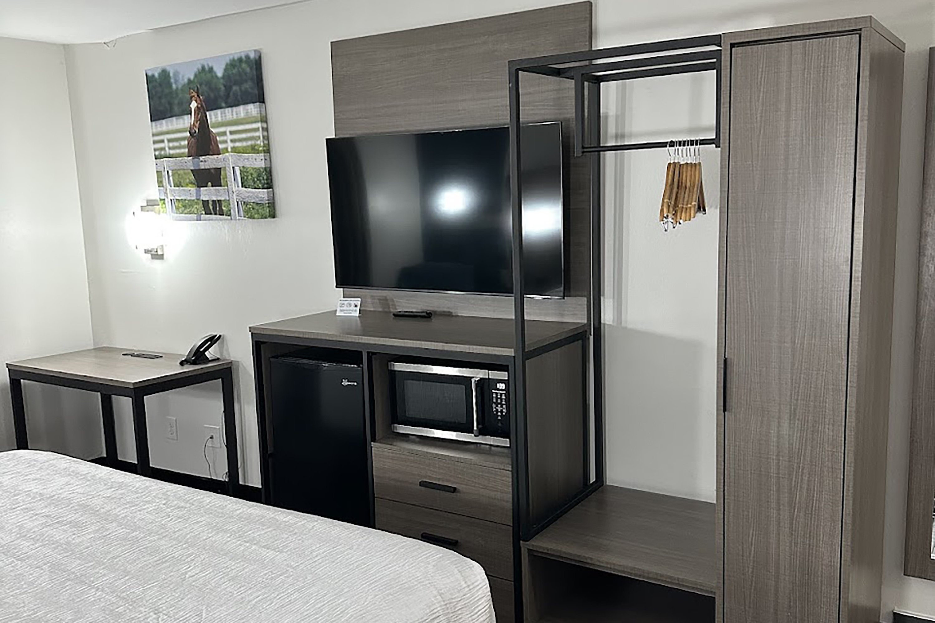 Guest room at the Baymont by Wyndham La Grange KY Southeast in La Grange, Kentucky