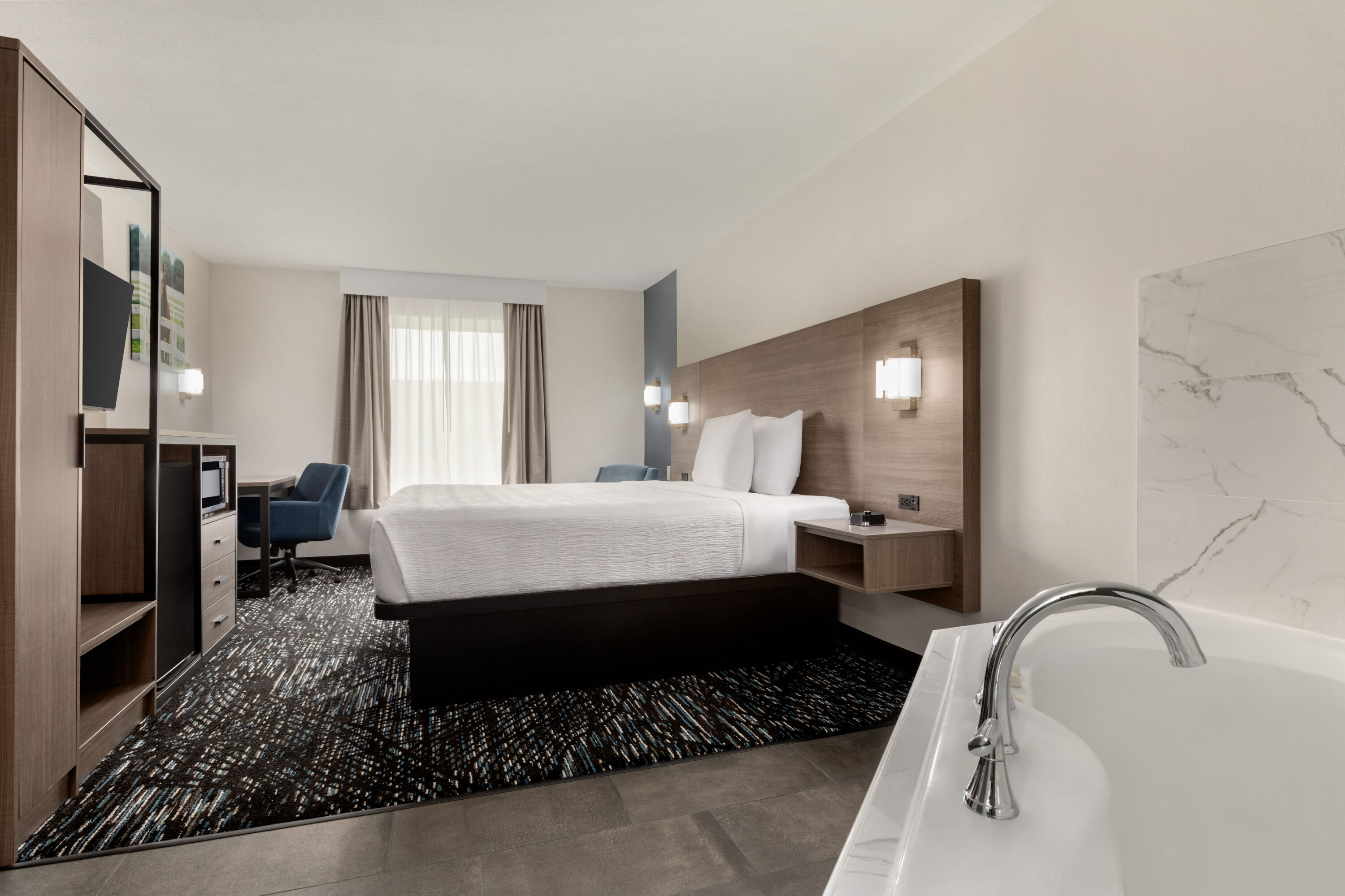 Baymont by Wyndham La Grange KY Southeast hot tub suite in La Grange, Kentucky