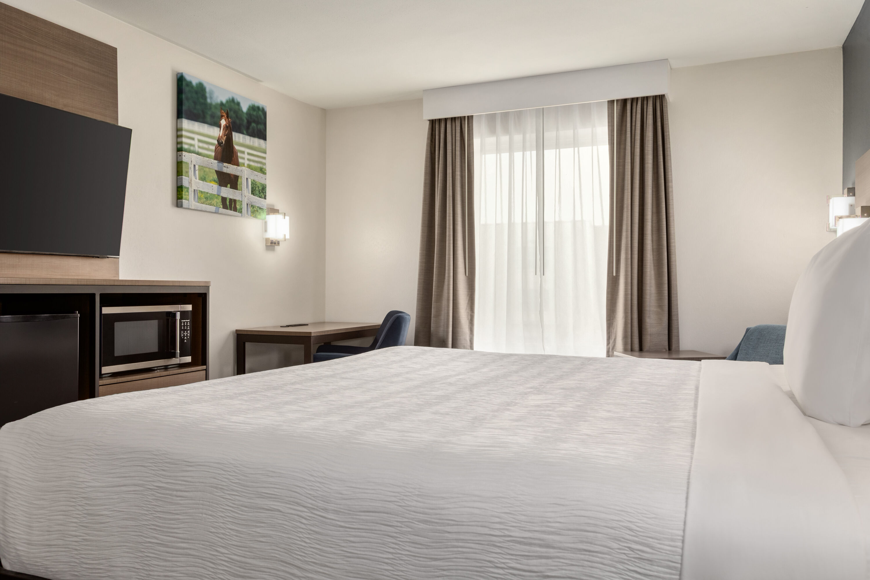 Baymont by Wyndham La Grange KY Southeast hot tub suite in La Grange, Kentucky