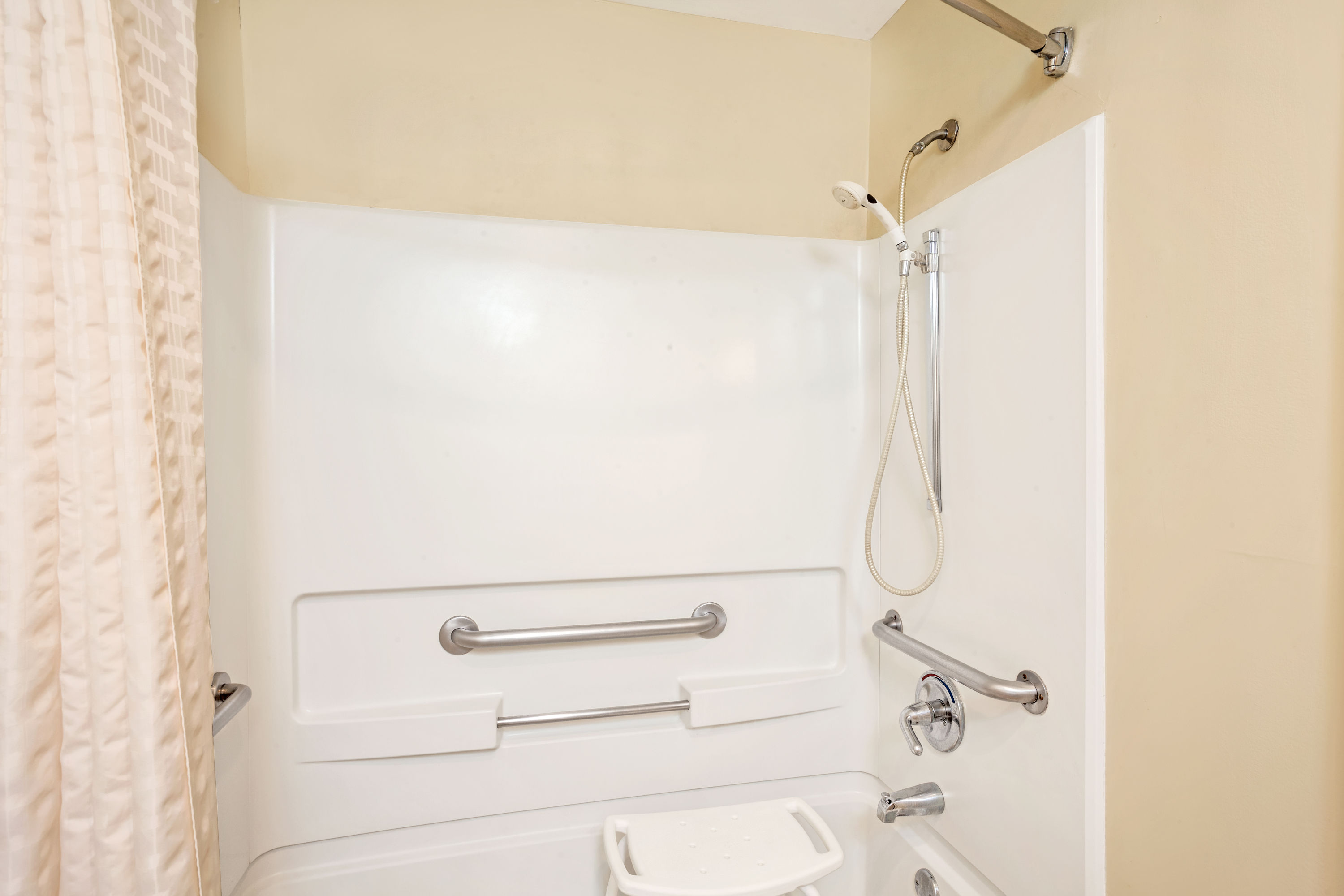 Guest room at the Baymont by Wyndham Louisville Airport South in Louisville, Kentucky