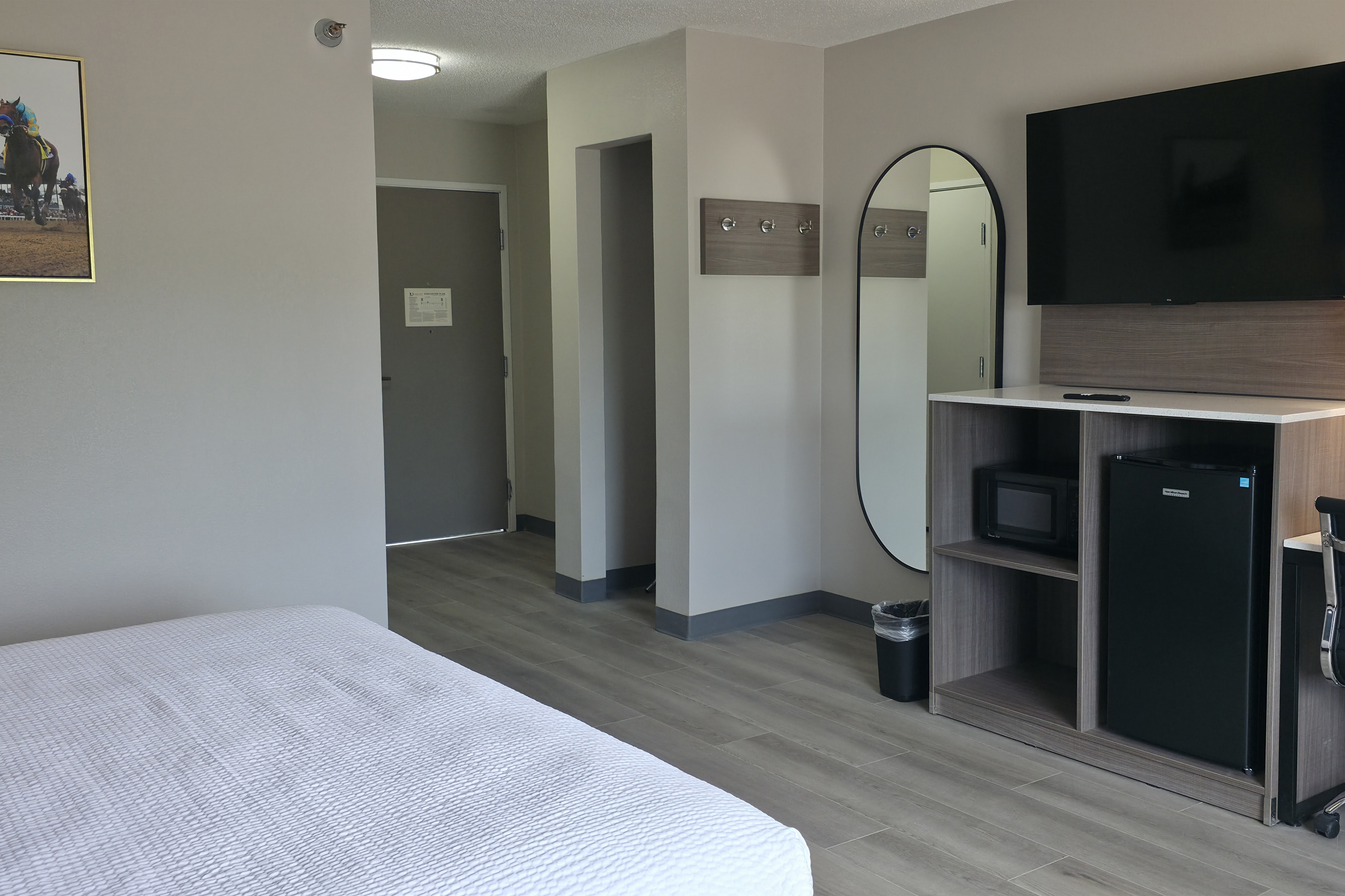 Guest room at the Baymont by Wyndham Louisville Southwest in Louisville, Kentucky