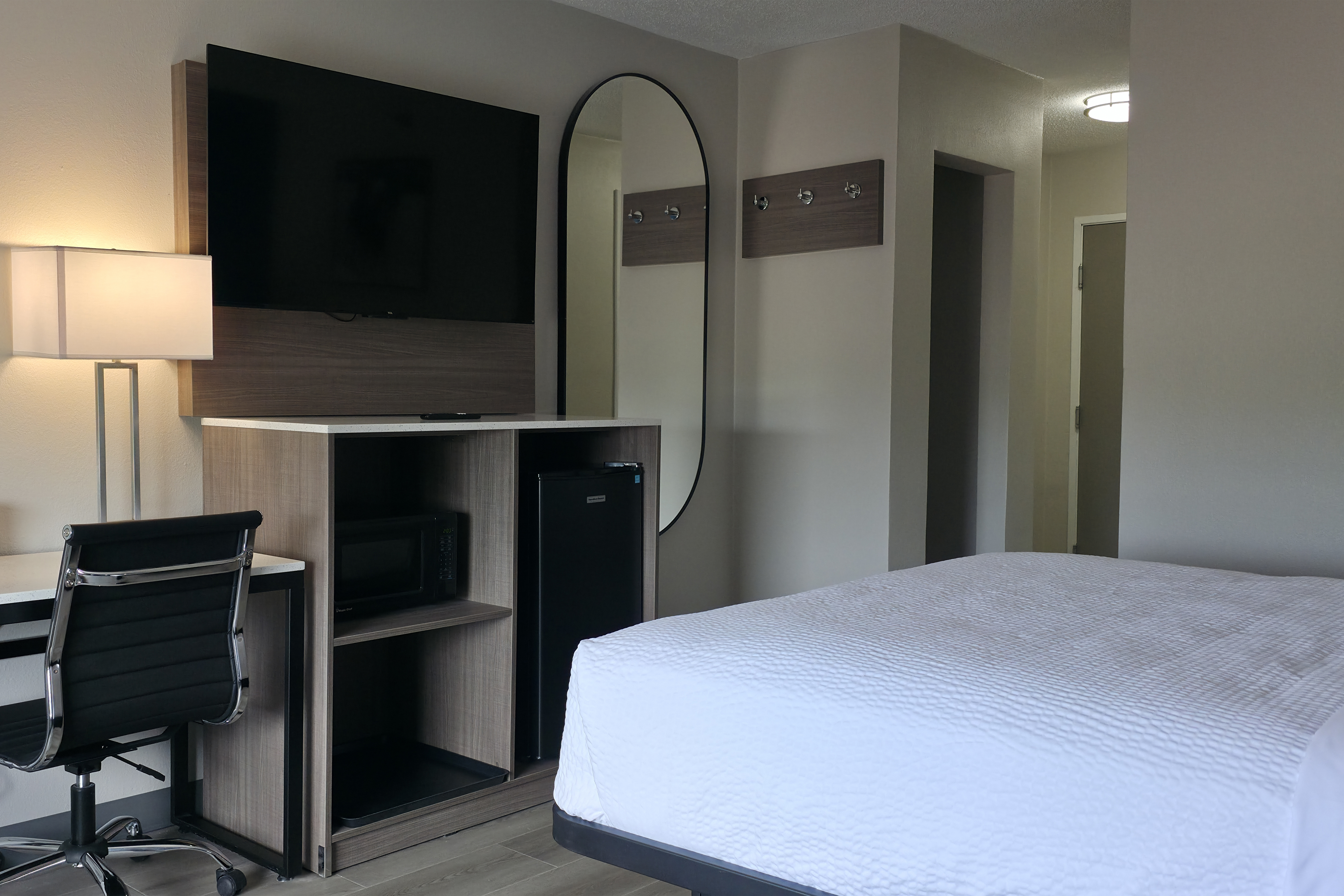 Guest room at the Baymont by Wyndham Louisville Southwest in Louisville, Kentucky