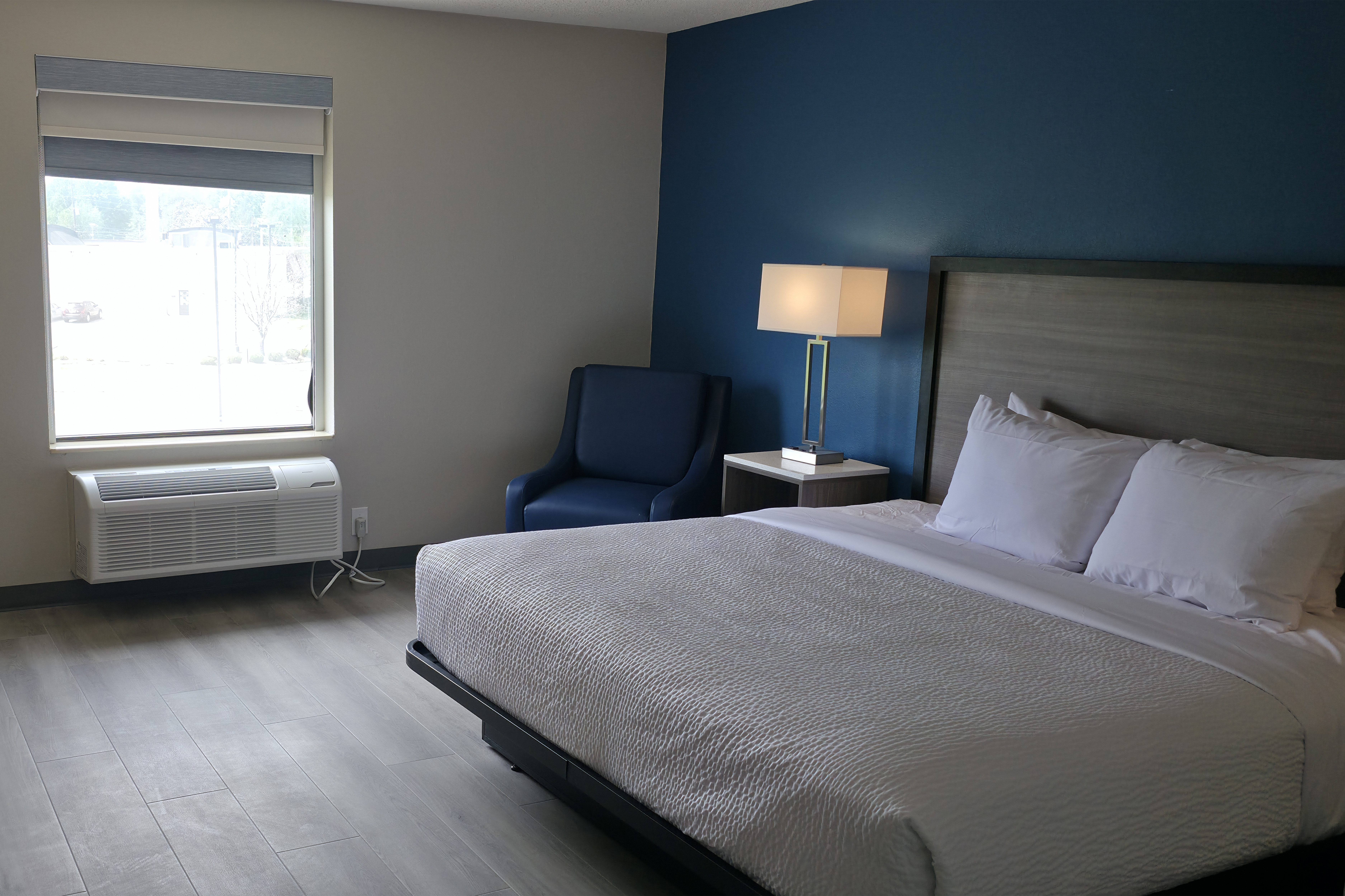 Guest room at the Baymont by Wyndham Louisville Southwest in Louisville, Kentucky