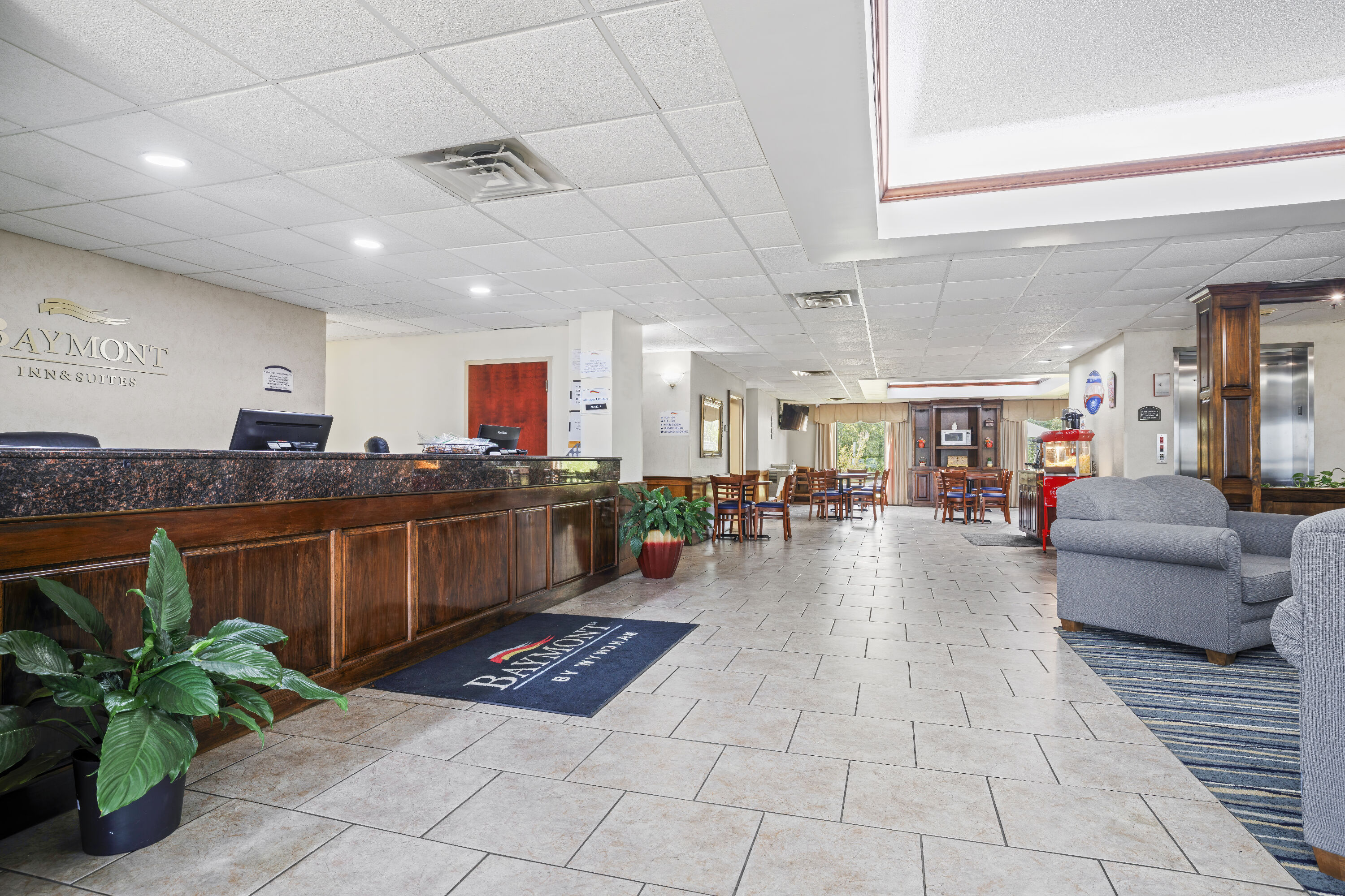 Baymont by Wyndham Madisonville reception in Madisonville, Kentucky