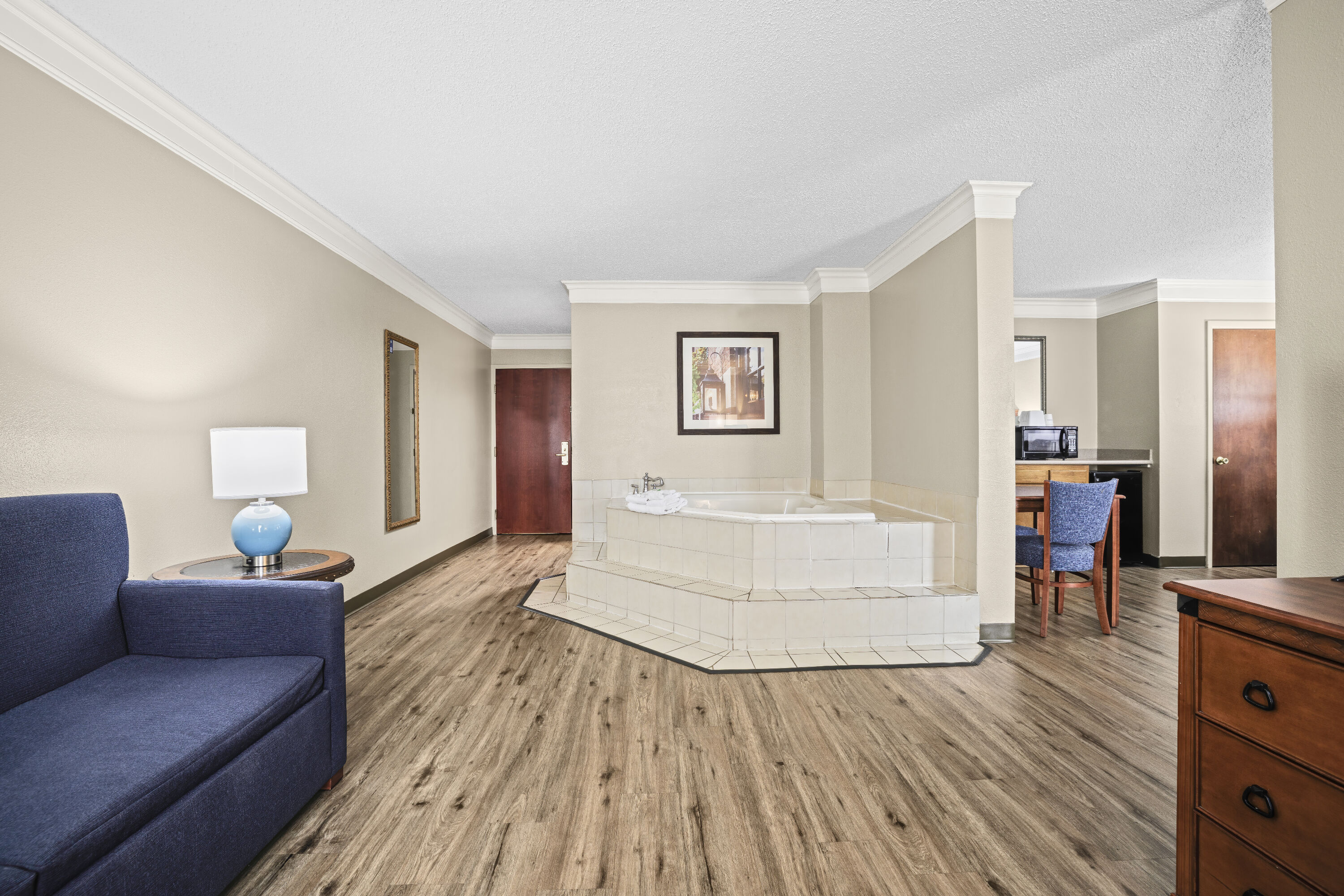 Baymont by Wyndham Madisonville suite in Madisonville, Kentucky