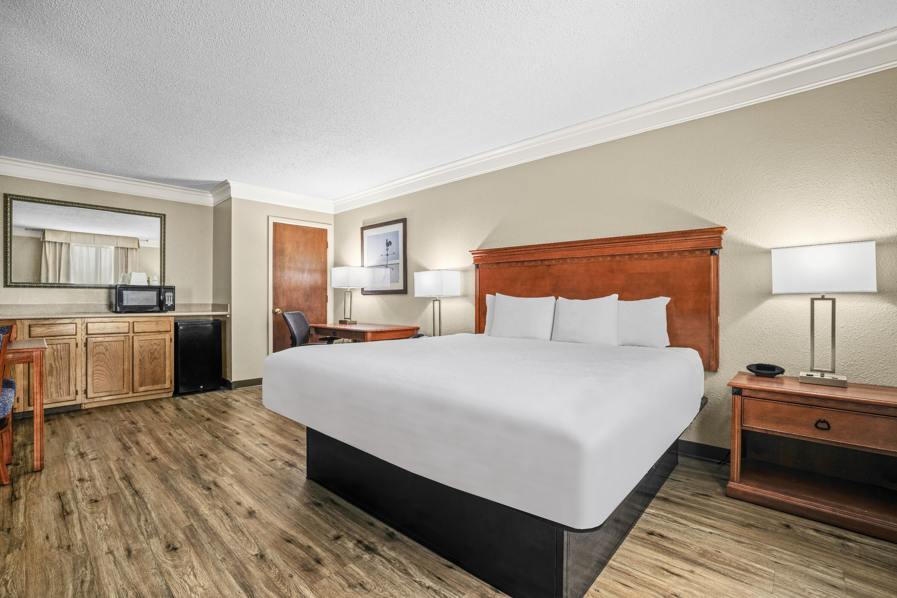 Baymont by Wyndham Madisonville suite in Madisonville, Kentucky