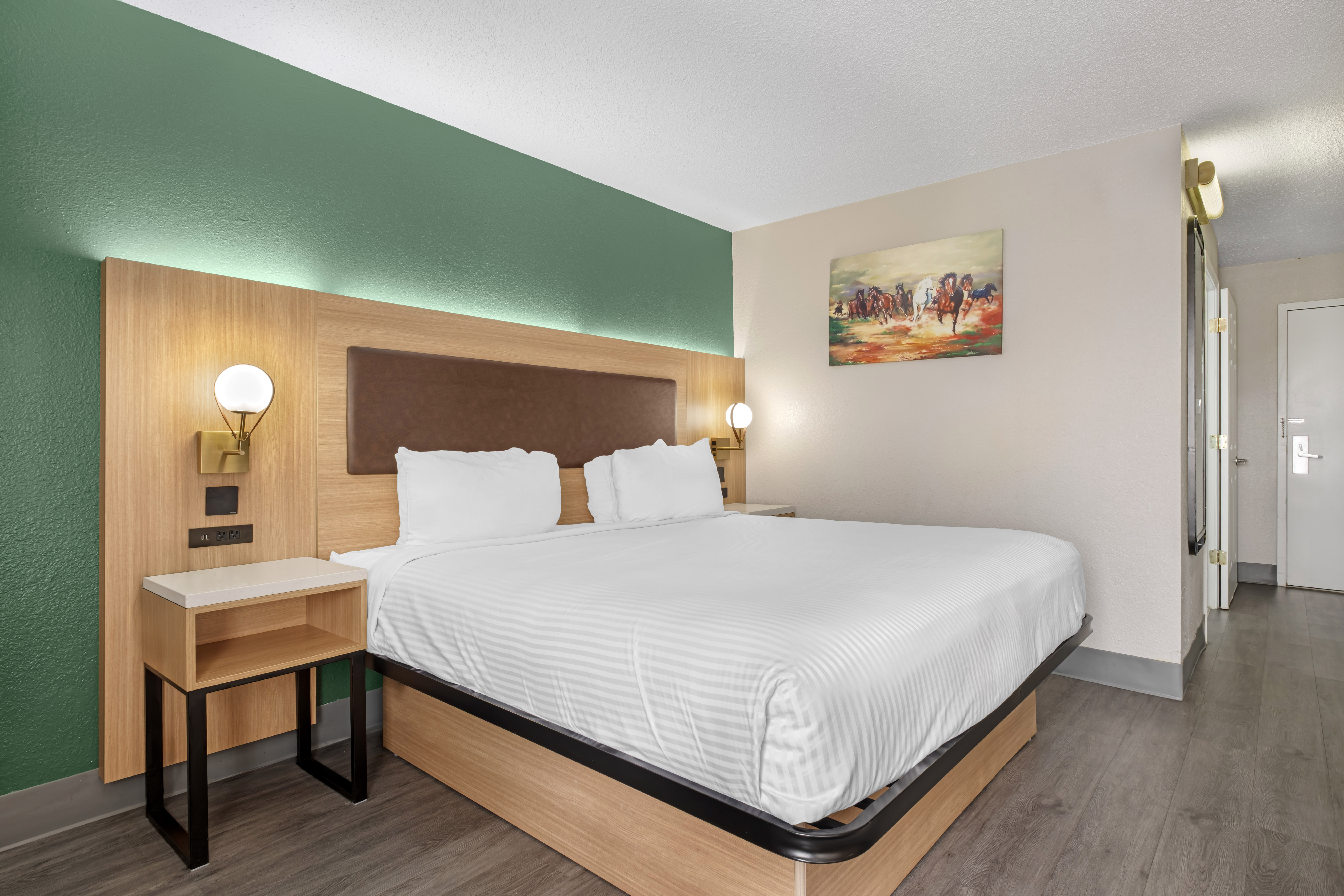 Guest room at the Baymont by Wyndham Richmond KY in Richmond, Kentucky