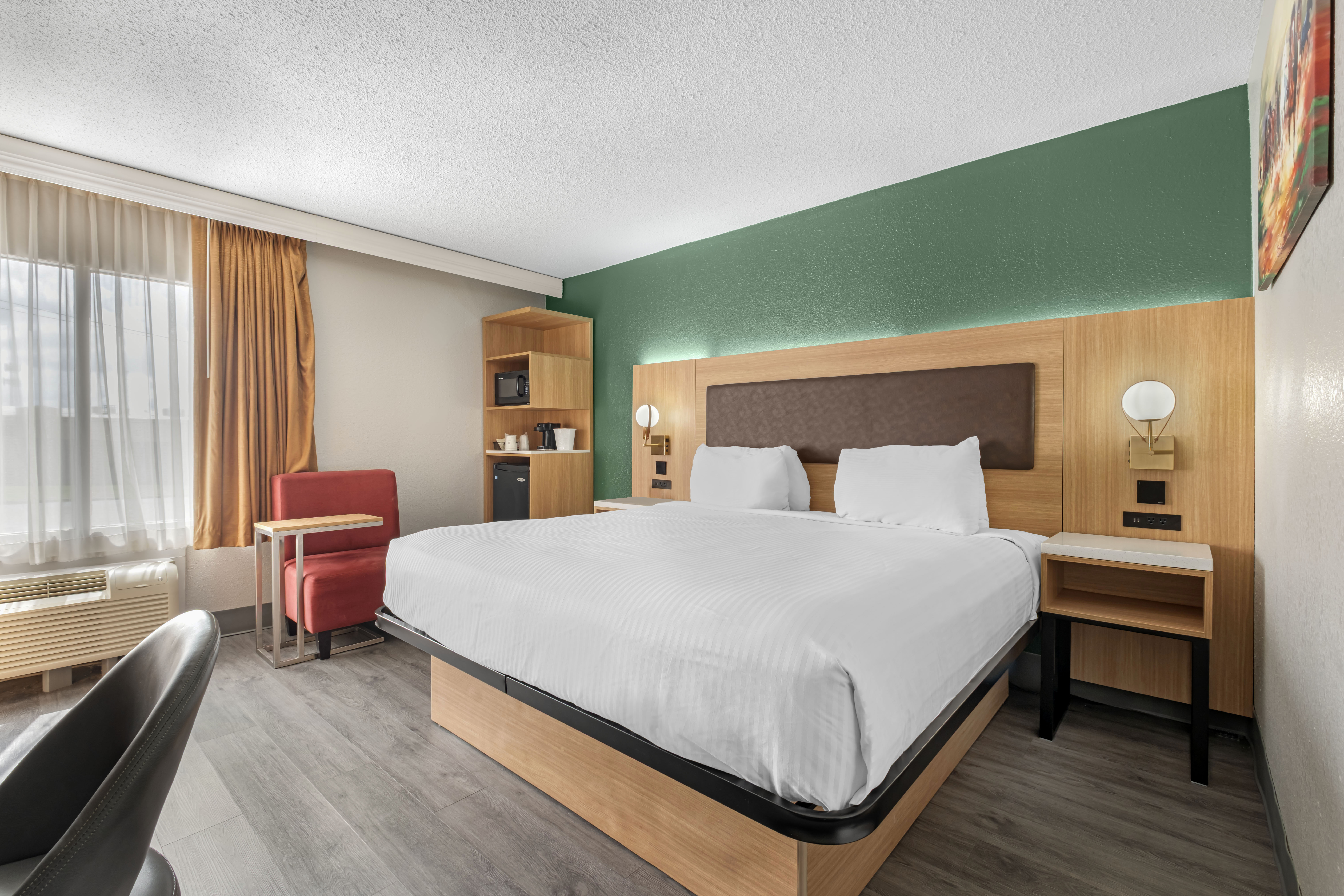 Guest room at the Baymont by Wyndham Richmond KY in Richmond, Kentucky