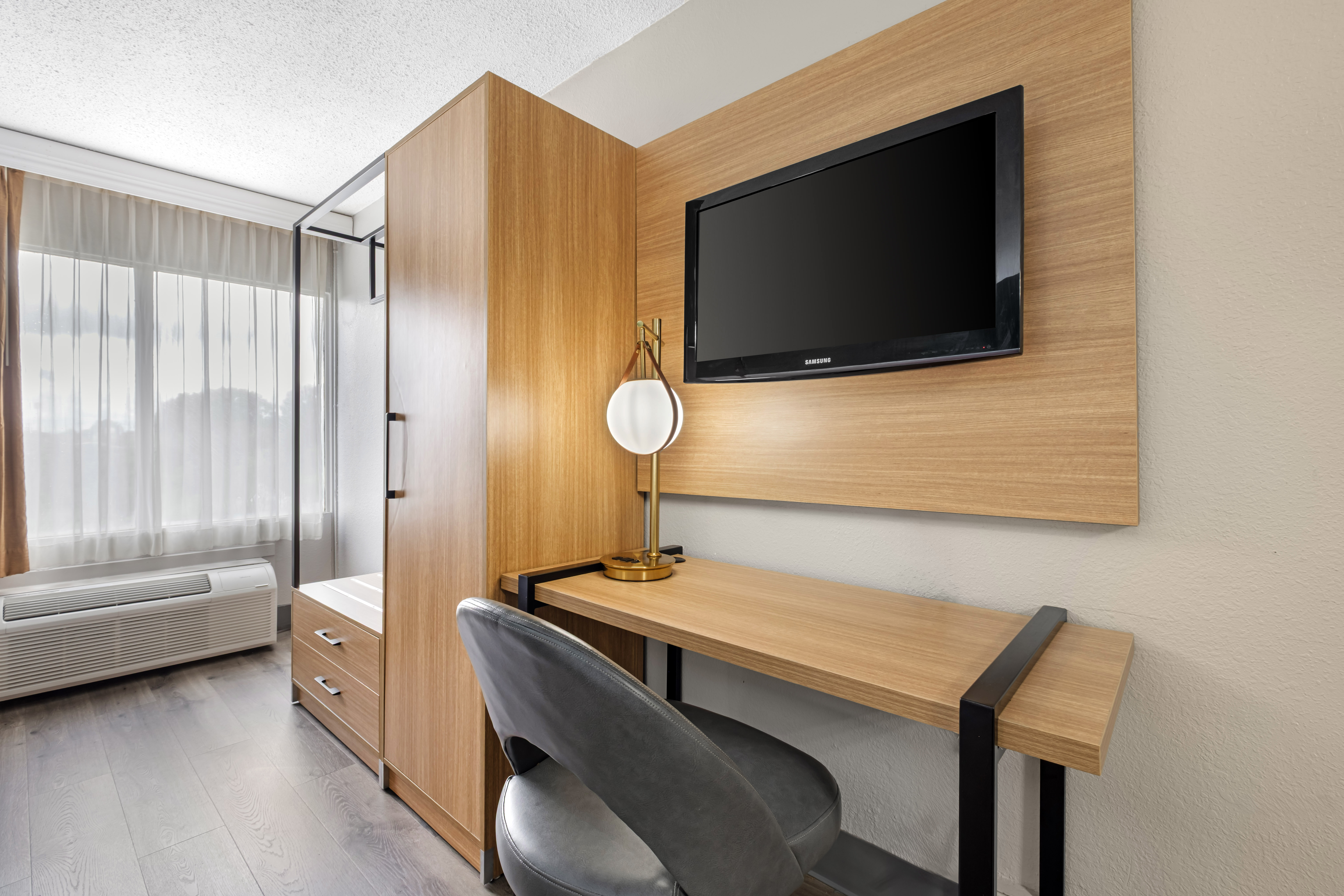 Guest room at the Baymont by Wyndham Richmond KY in Richmond, Kentucky