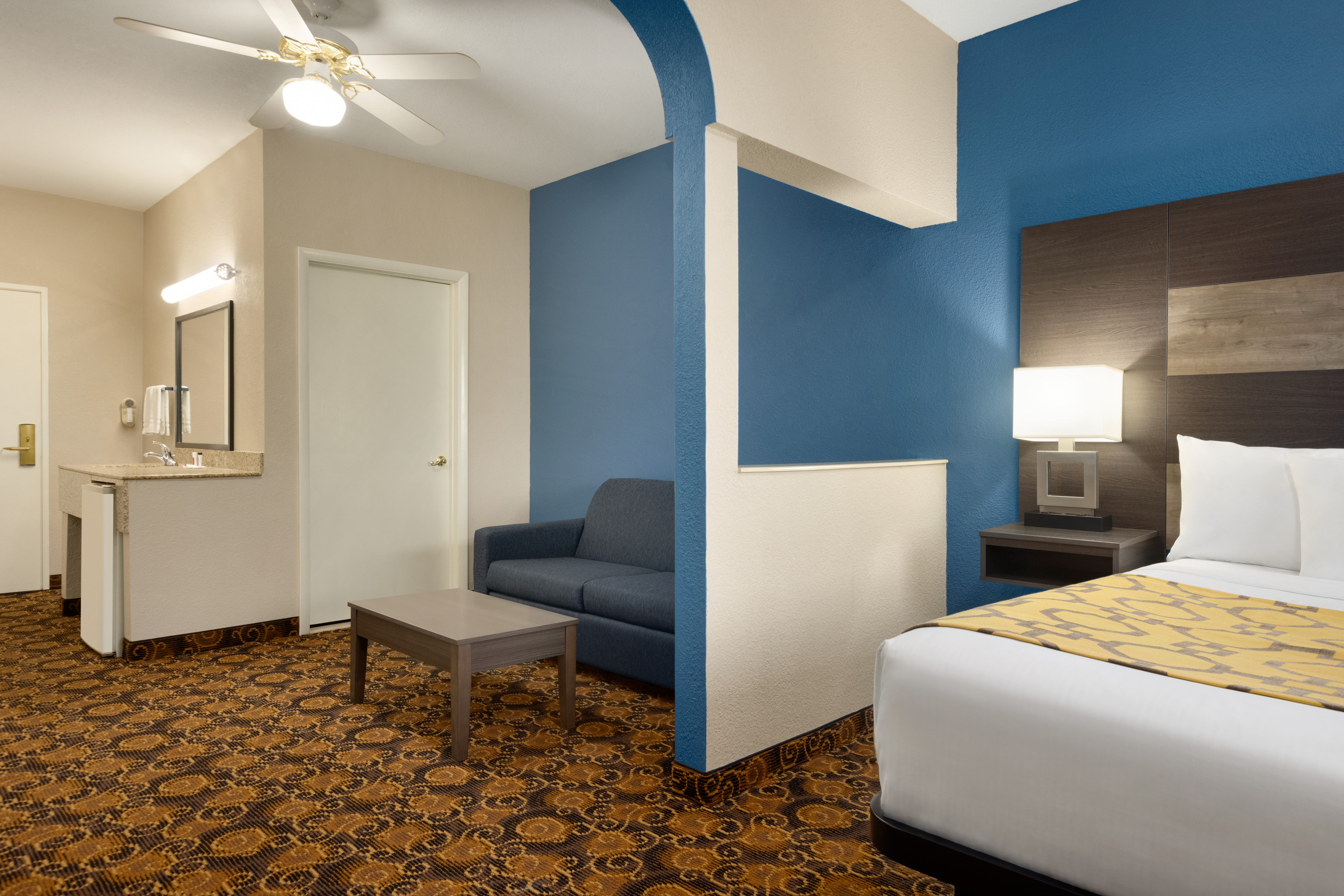 Guest room at the Baymont by Wyndham Winchester in Winchester, Kentucky