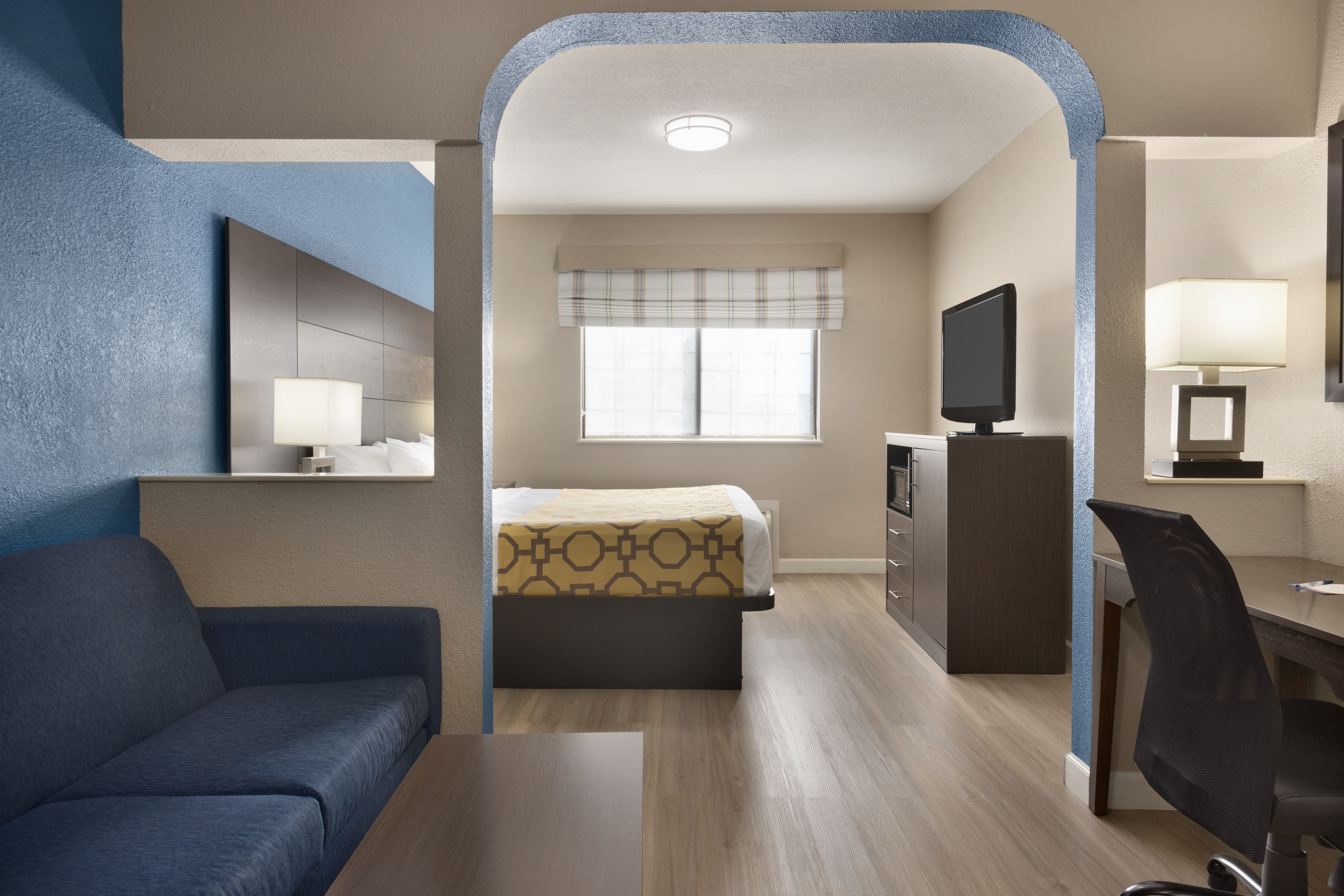 Guest room at the Baymont by Wyndham Winchester in Winchester, Kentucky